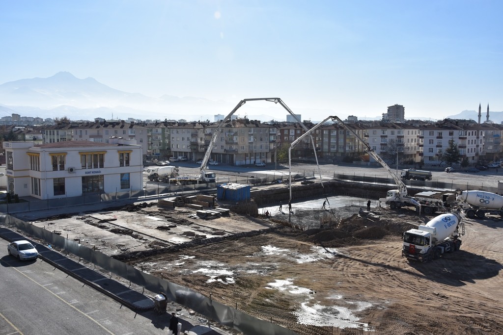 Kocasinan’da pazar yerleri sosyal yaşam alanına dönüşüyor