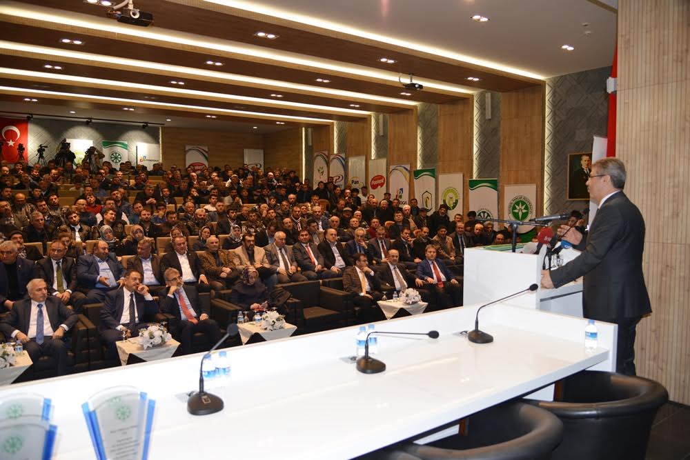 ŞEKER ÇİFTÇİ EĞİTİM SEMİNERLERİNE BÜYÜK İLGİ