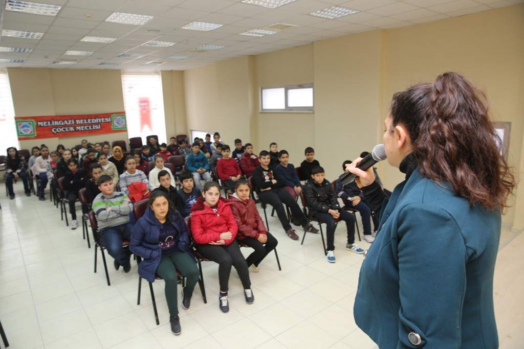 Çocuk Meclisi ‘Sigarasız Bir Toplum İçin El Ele’ Çağrısı Yaptı