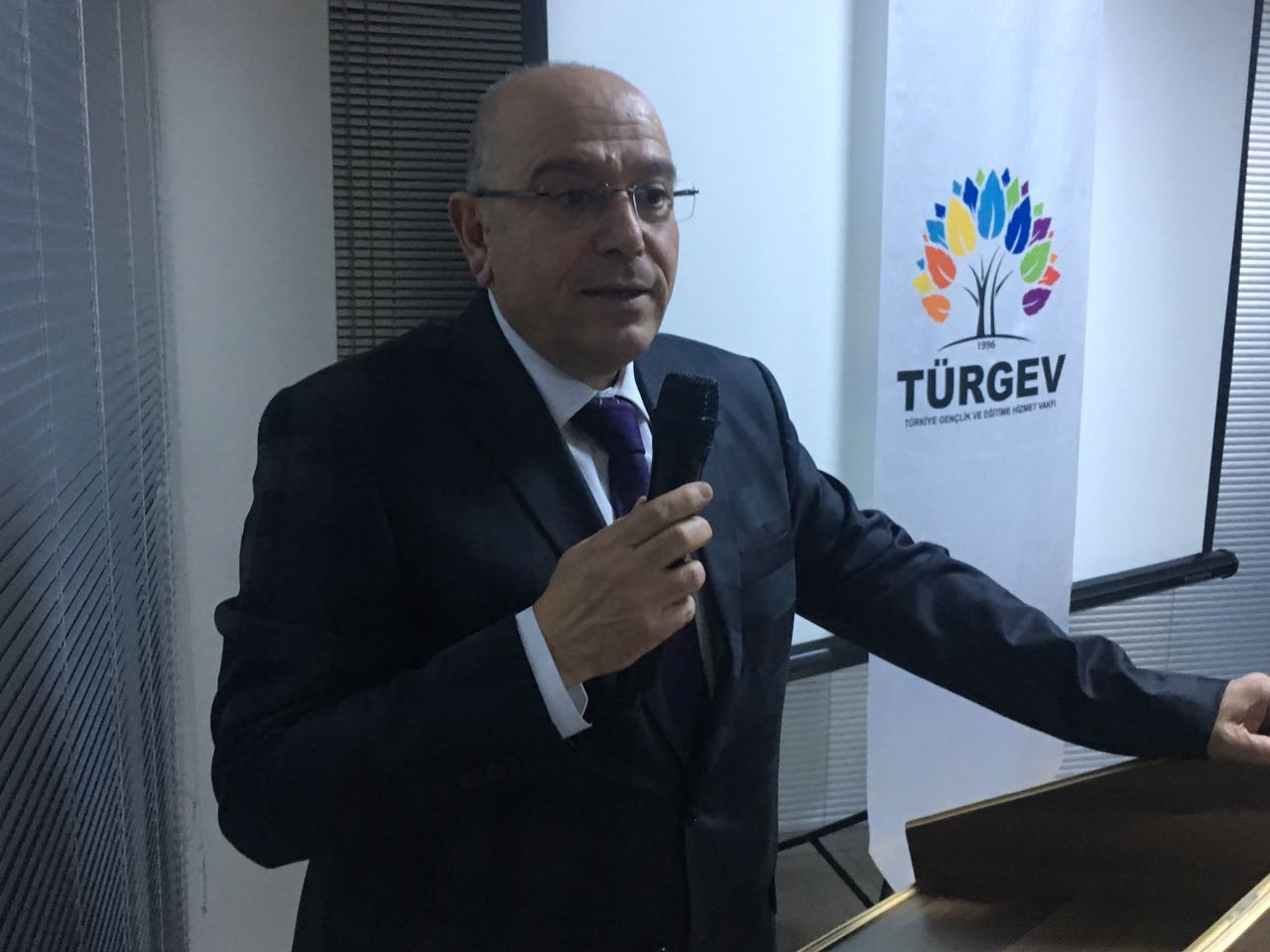 Özden’den Hollanda’ya Tepki
