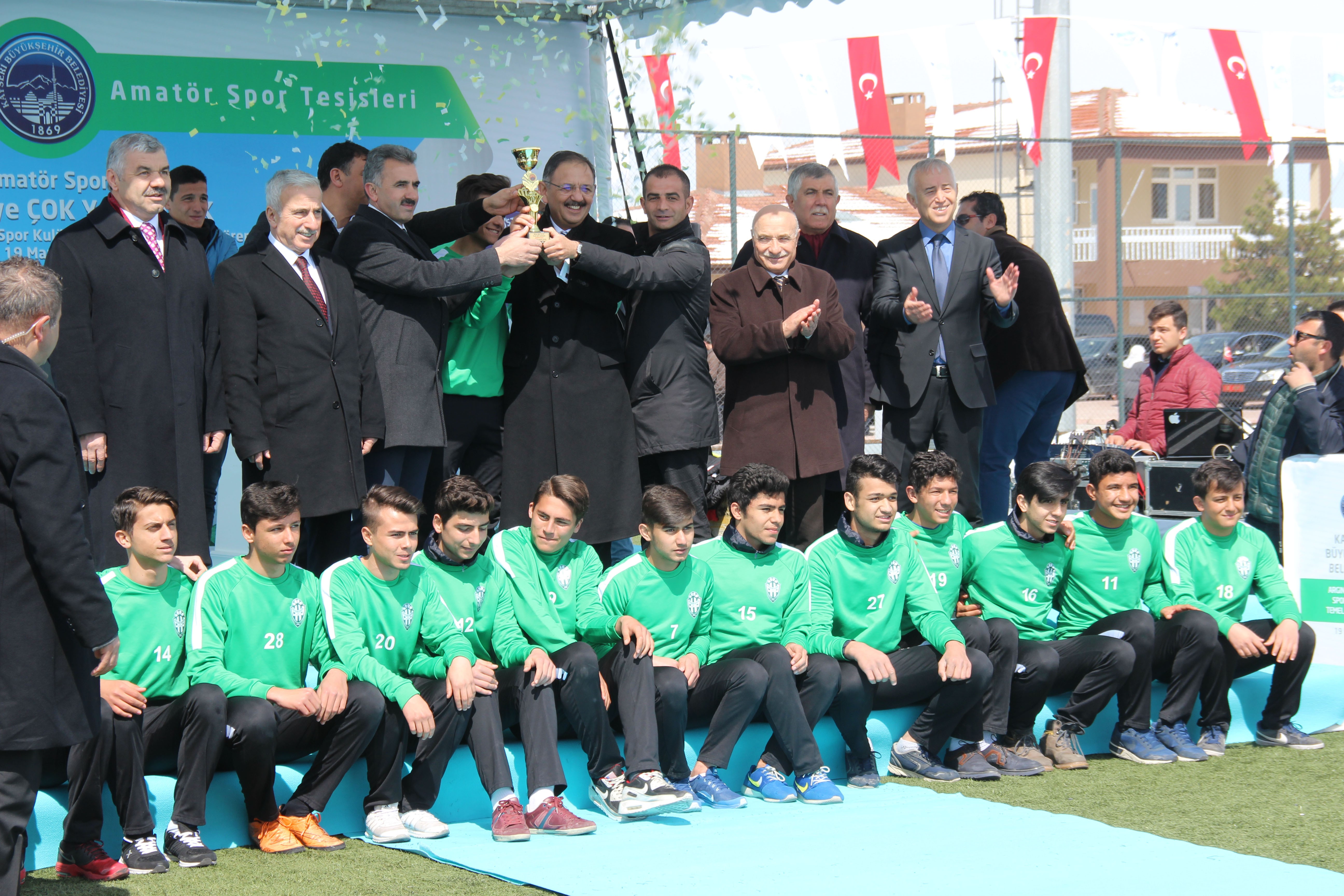 Özhaseki: “Bu milletin geleceğine kim göz koyarsa gözünü çıkarırız”
