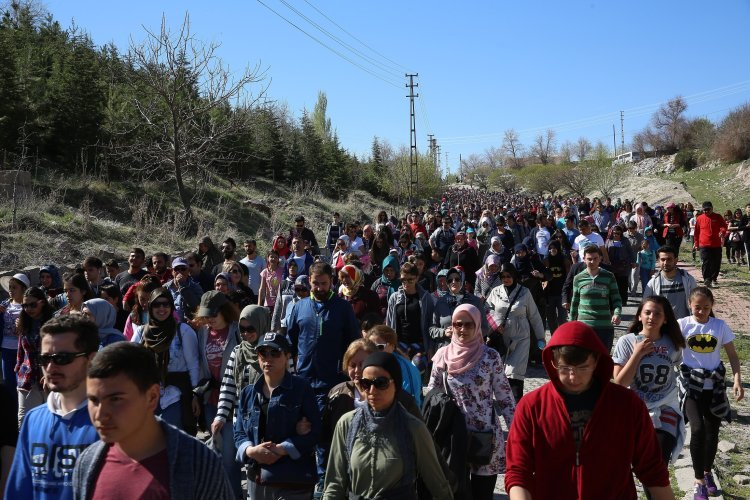 Büyükşehir’in Sağlıklı Yaşam Yürüyüşü’ne 3 Bin Kişi Katıldı