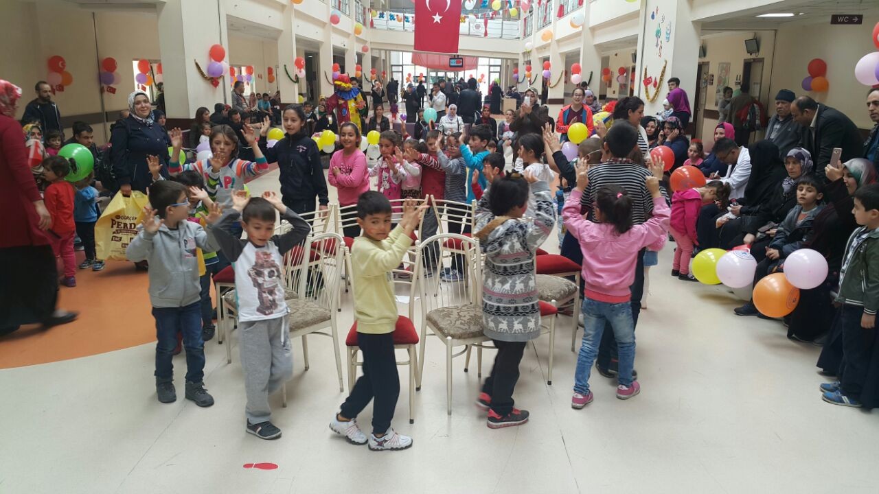 Çocuk Hastanesi çocukların bayramını unutmadı