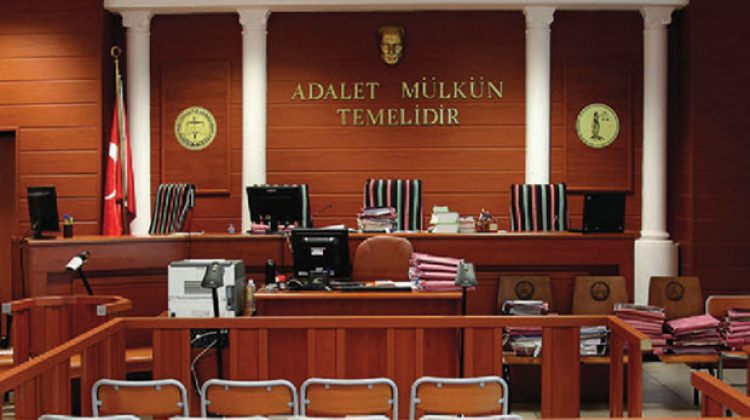 Babasını öldürdü, tahliyesini istedi