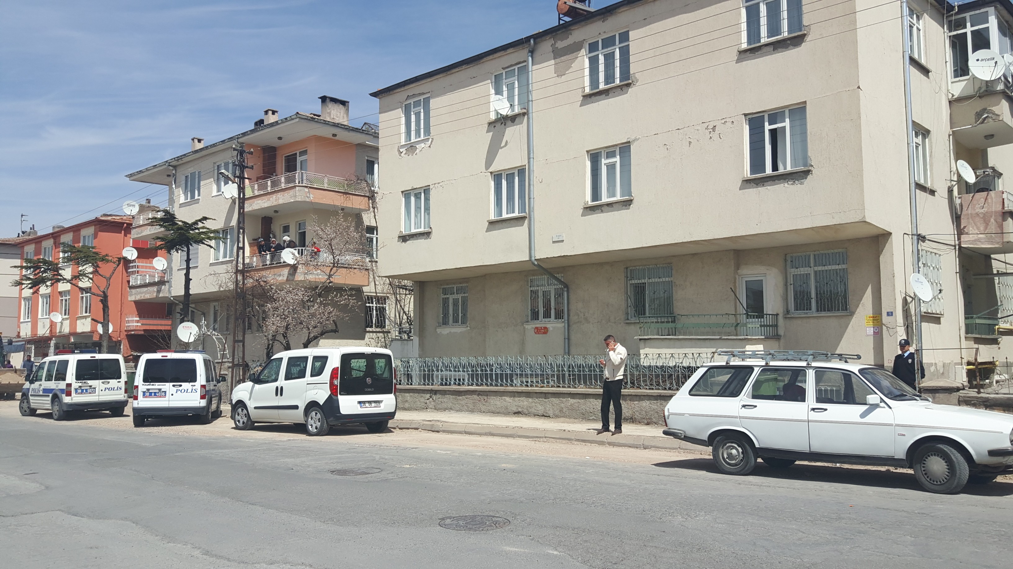 30 yaşındaki kadın kendini doğalgaz borusuna asarak intihar etti