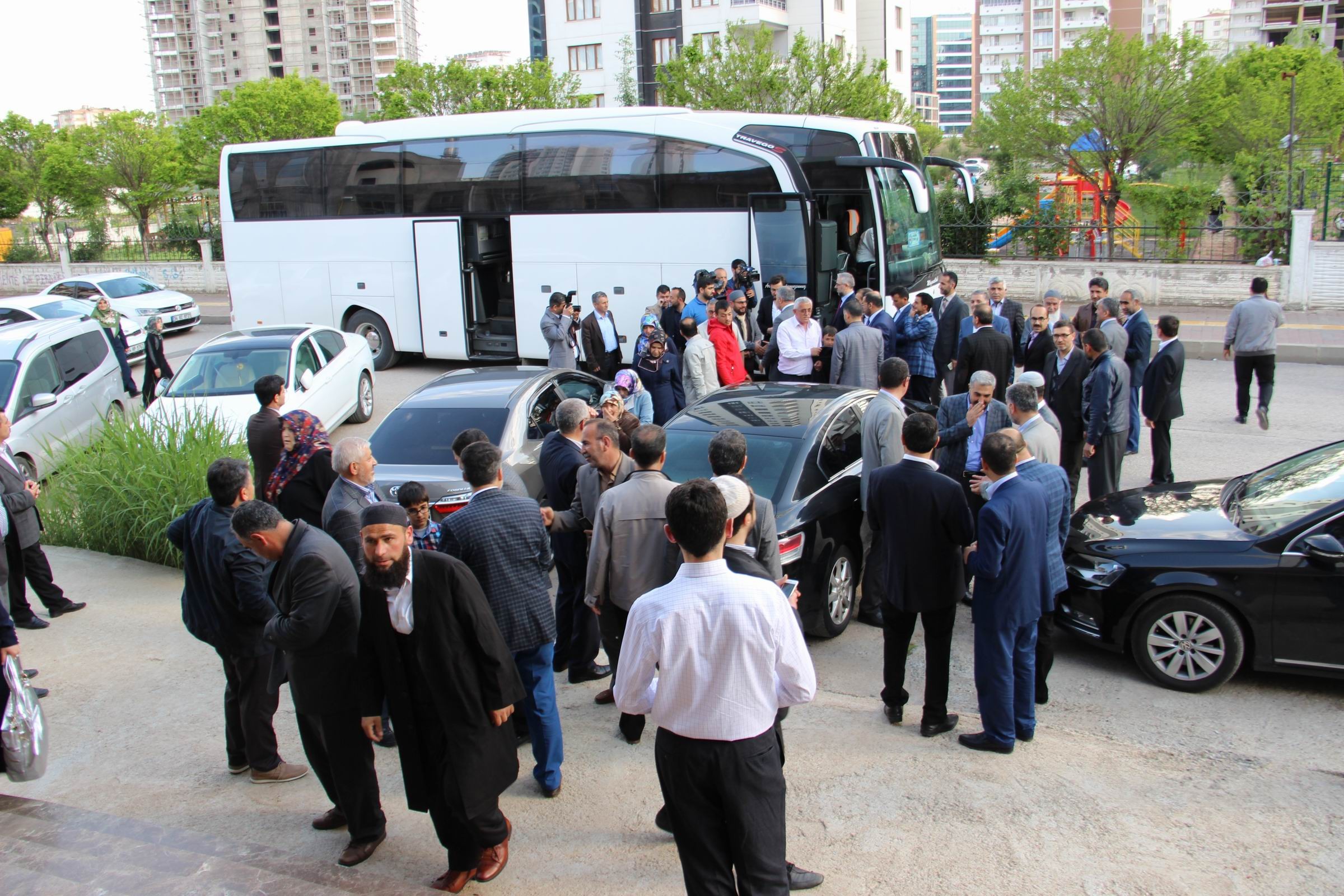 Diyarbakırlı aileler Kayserili ailelere evlerini açtı