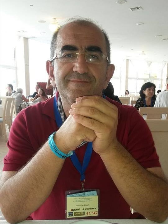 Üniversiteliler dans ve müziğe doydu