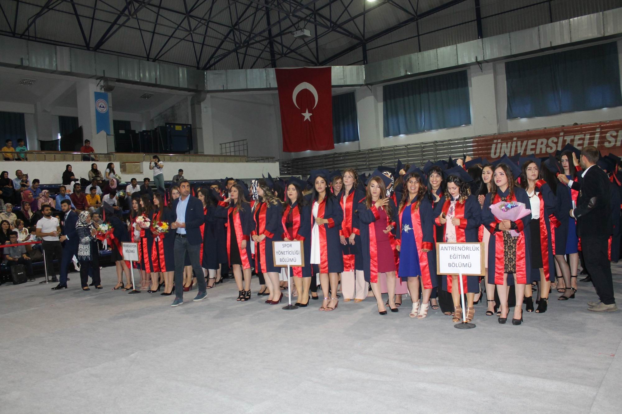 ERÜ BESYO’dan 400 sporcu mezun oldu