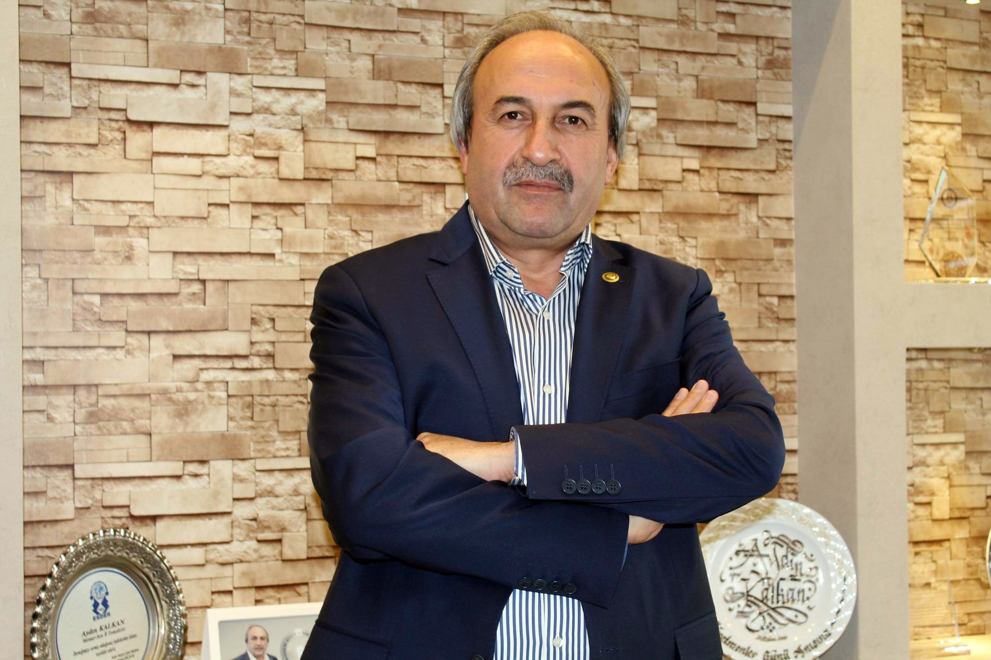 Memurlar, kamudaki işçiler kadar tazminat ve emekli maaşı istiyor