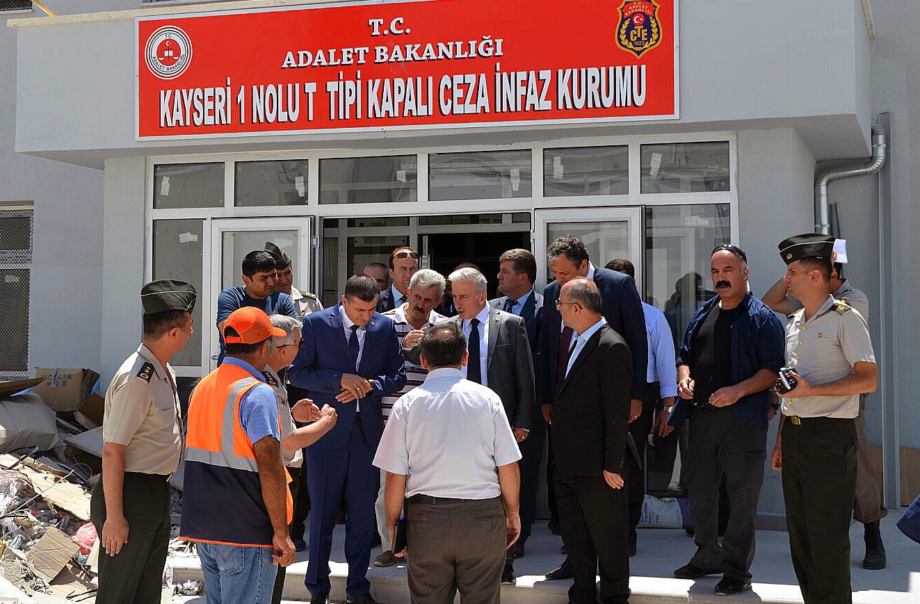 Vali Kamçı Bünyan Cezaevi’nde incelemelerde bulundu