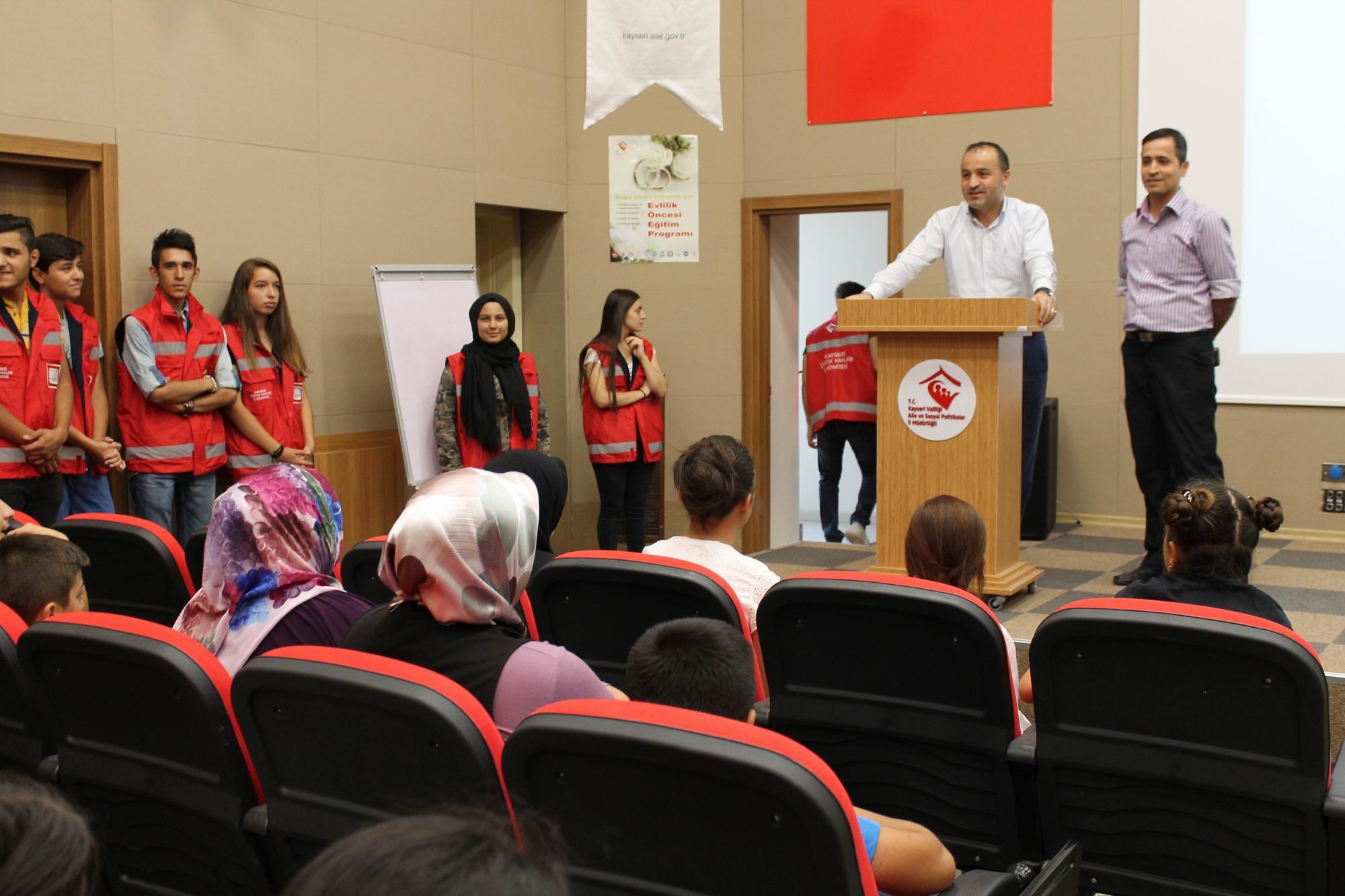 Devlet Suriyeli ve Türk çocukları kaynaştırıyor