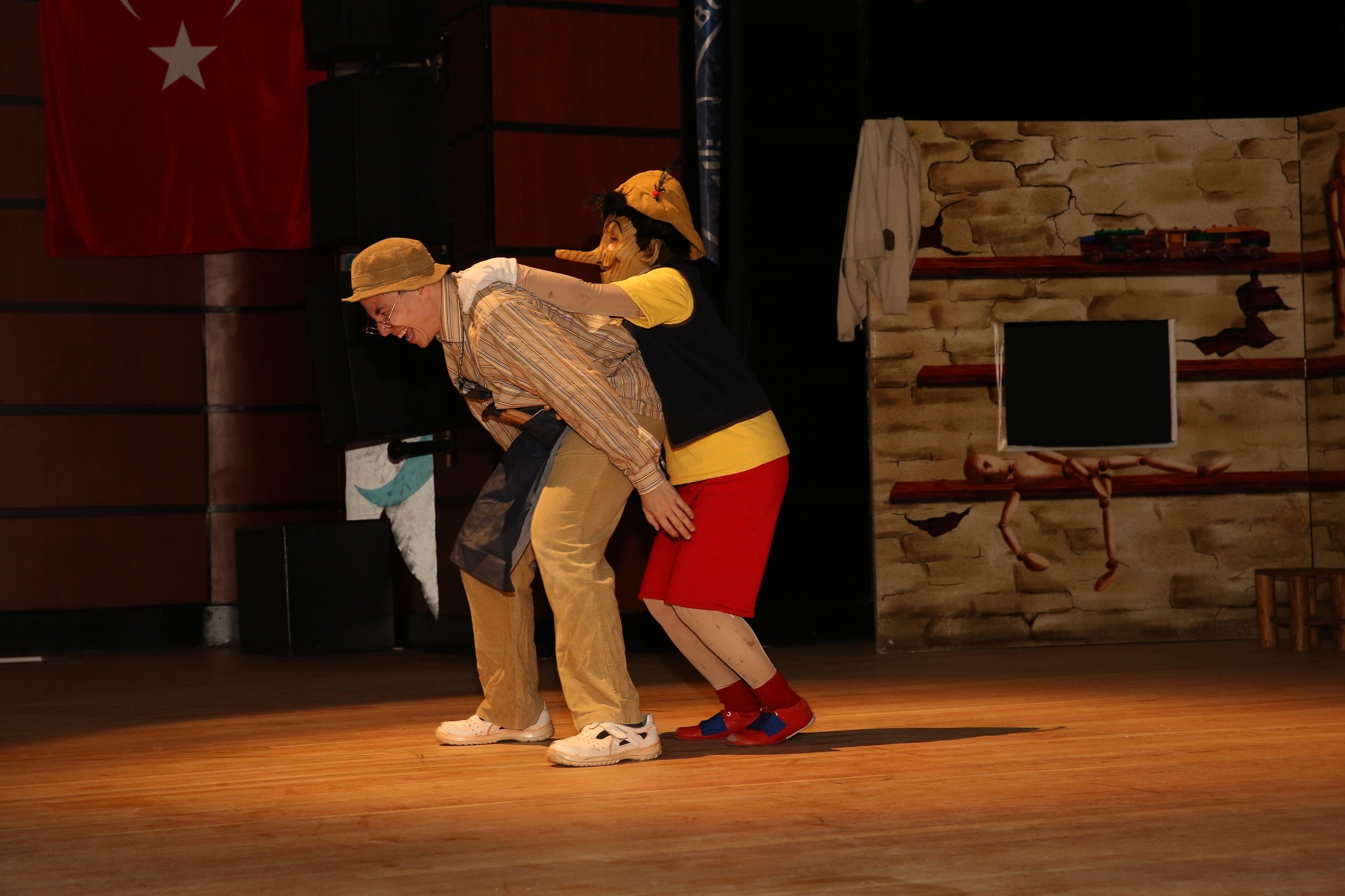  7’den 70’e tiyatro 