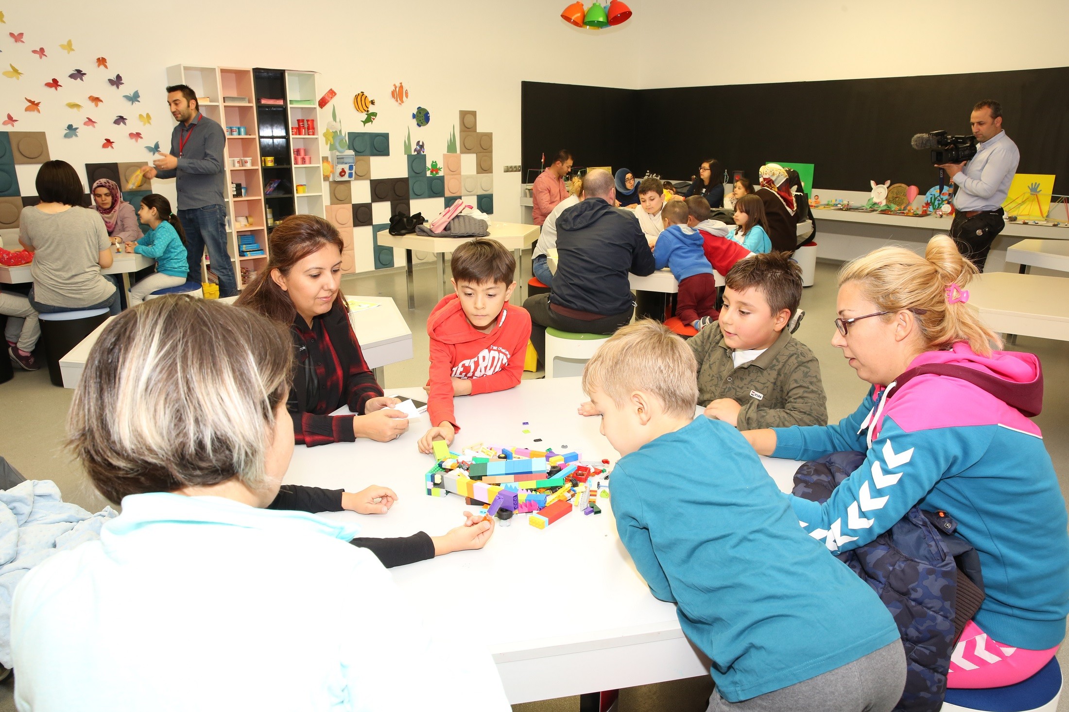  Bilim Merkezi, çocukları bilime yönlendirmek için birbiri ardına etkinlik yapıyor 
