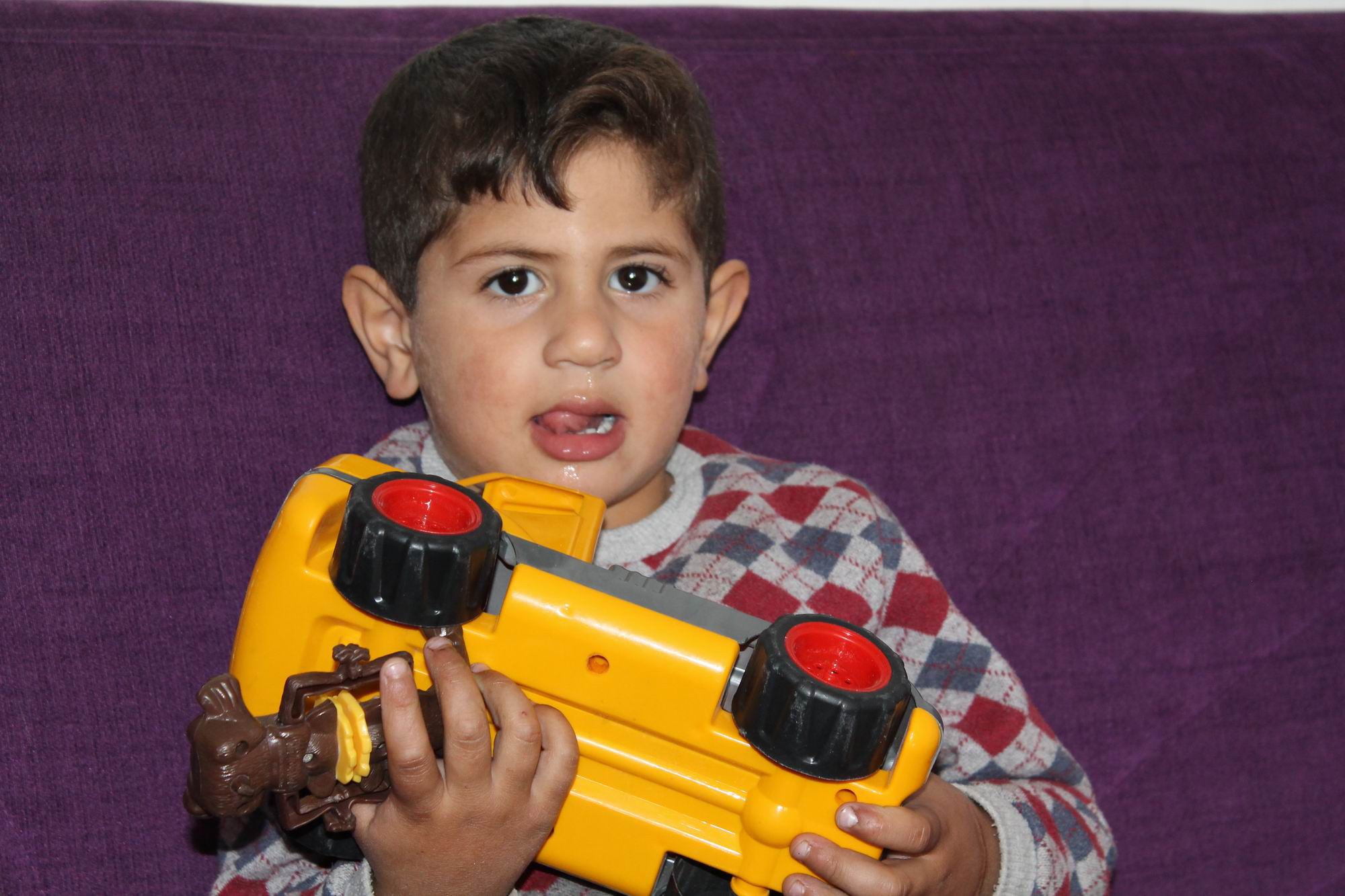 Savaşın çocuğu 3 yaşında 3 kez kalp ameliyatı oldu