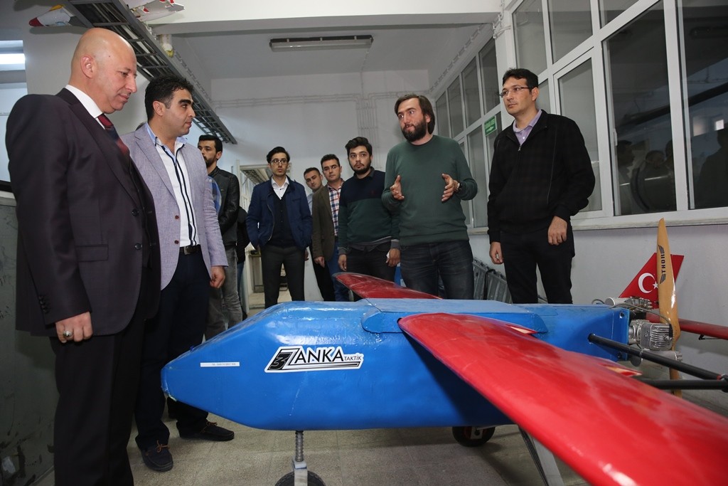 Çolakbayrakdar, “Gelecek nesilleri teknoloji ile buluşturacağız” 