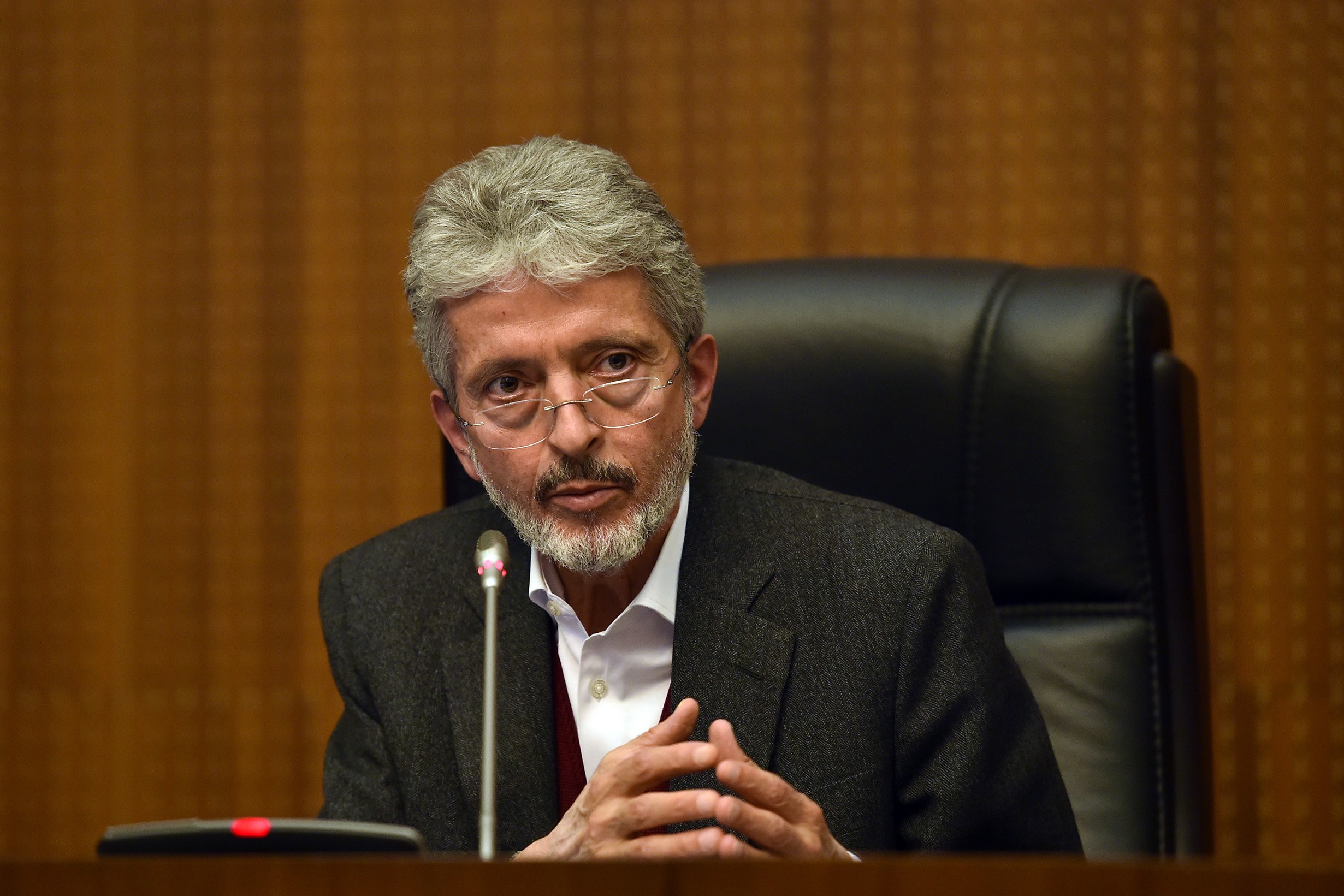 Başkan Tuna: “Köpek satışının yasaklanması lazım”