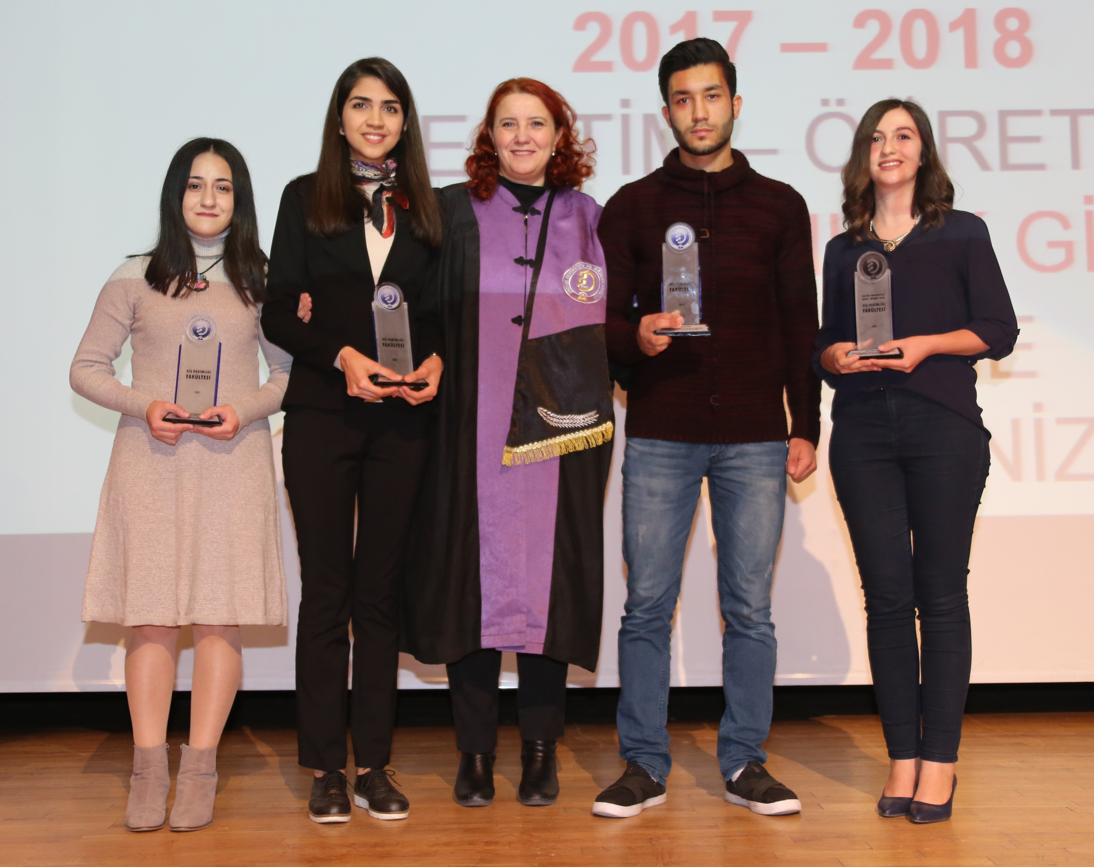 ERÜ Diş Hekimliği Fakültesi’nde “Önlük Giyme” Töreni Düzenlendi