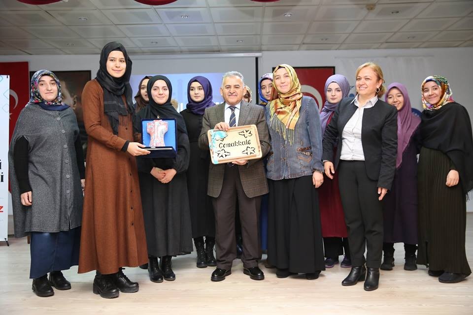 Büyükkılıç, gönül elçisi gençlerle Mevlana’yı Anma Programı’nda buluştu 