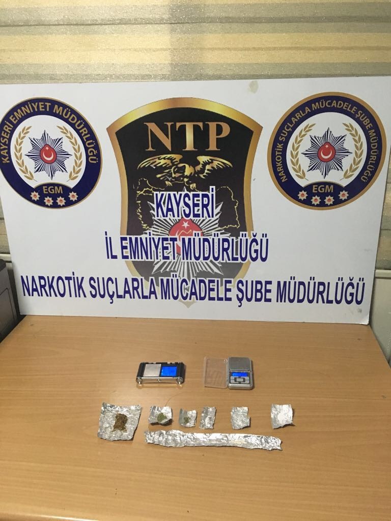 Zehir taciri gözaltına alındı