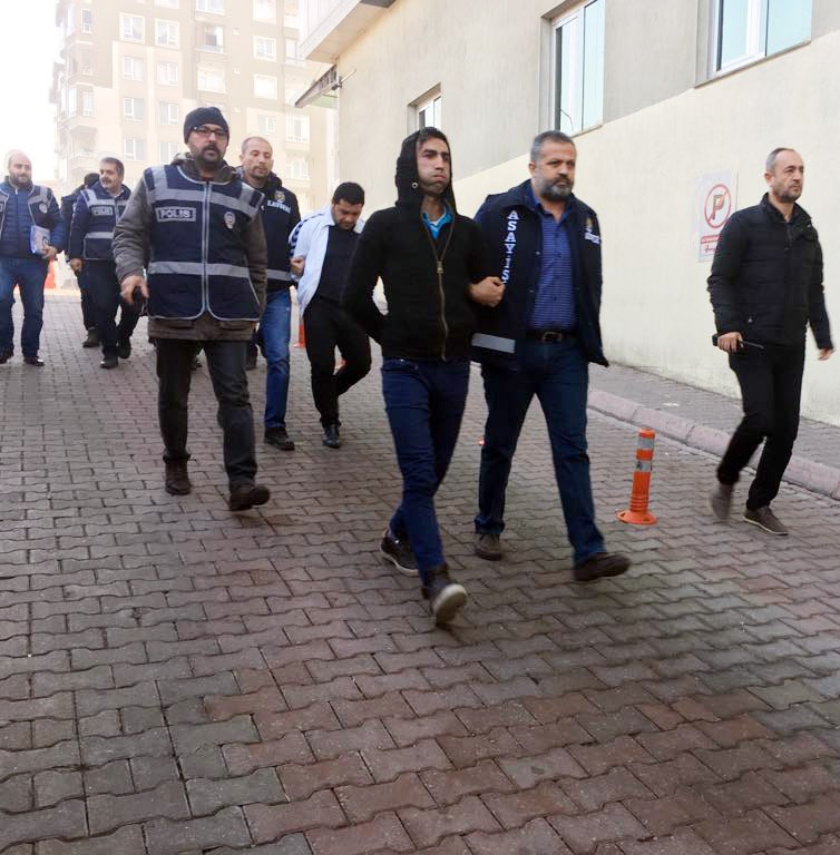 Engelli vatandaşın adına iş yeri açtılar, zorla 300 bin TL’lik senet imzalattılar