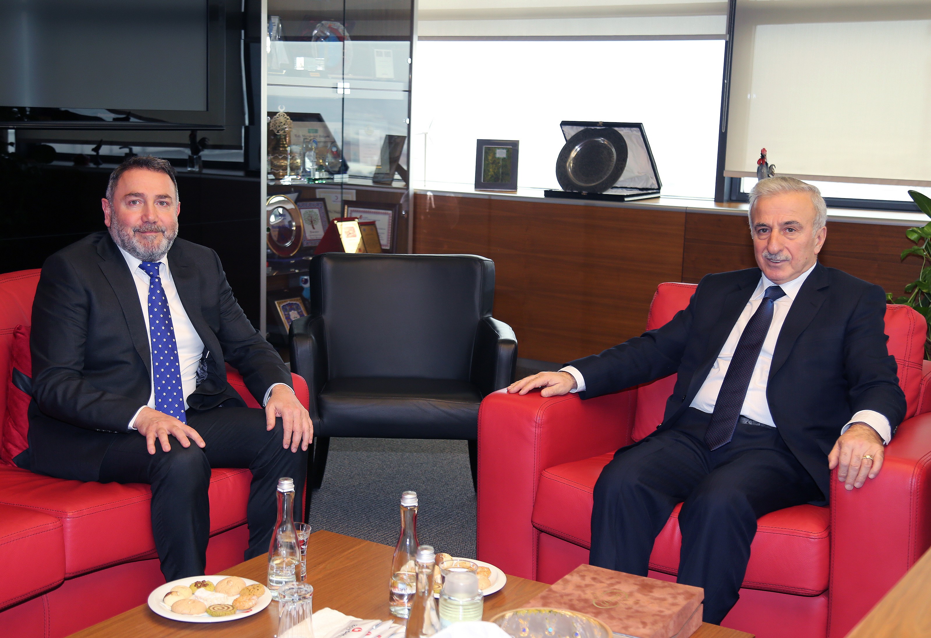  Vali Kamçı’dan Boydak Holding’e Ziyaret 