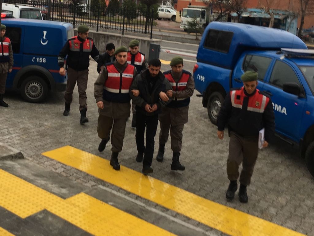 2 kilometrelik kablo çalan hırsızlar yakalandı 
