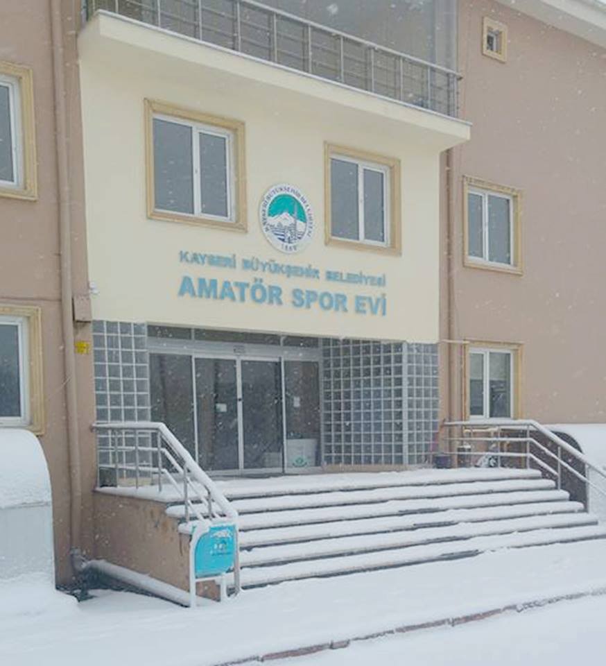 Kar yağışı amatör maçları vurdu 