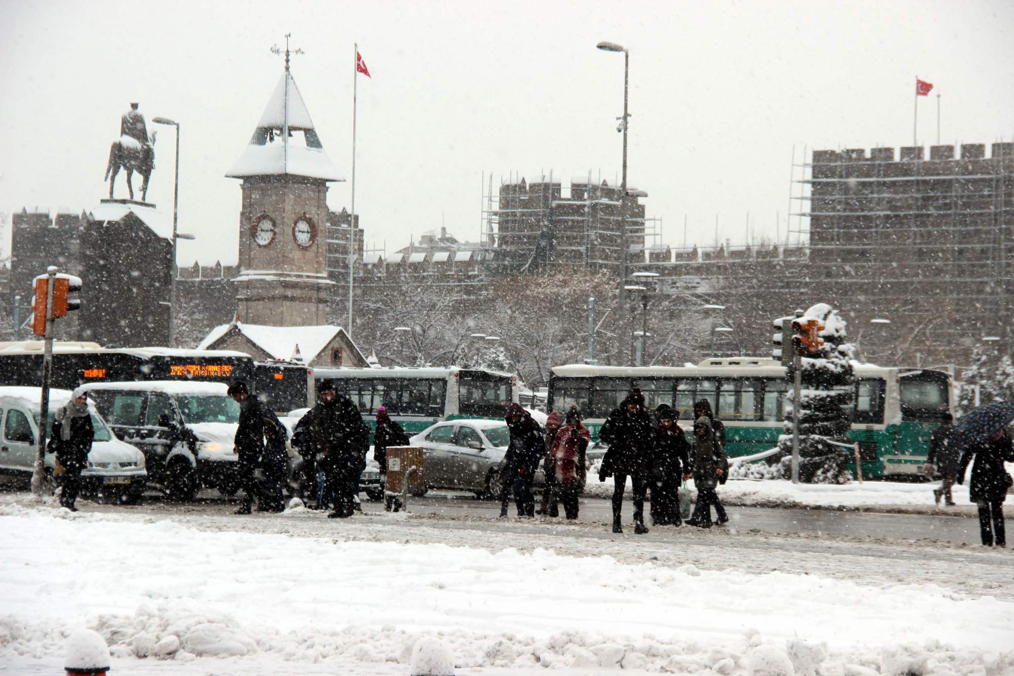 Kayseri’de kar yağışı etkili oldu, ortaya kartpostallık görüntüler çıktı 