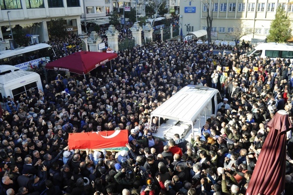 Münir Özkul 93 yaşında hayatını kaybetti (Son yolculuğuna uğurlandı)