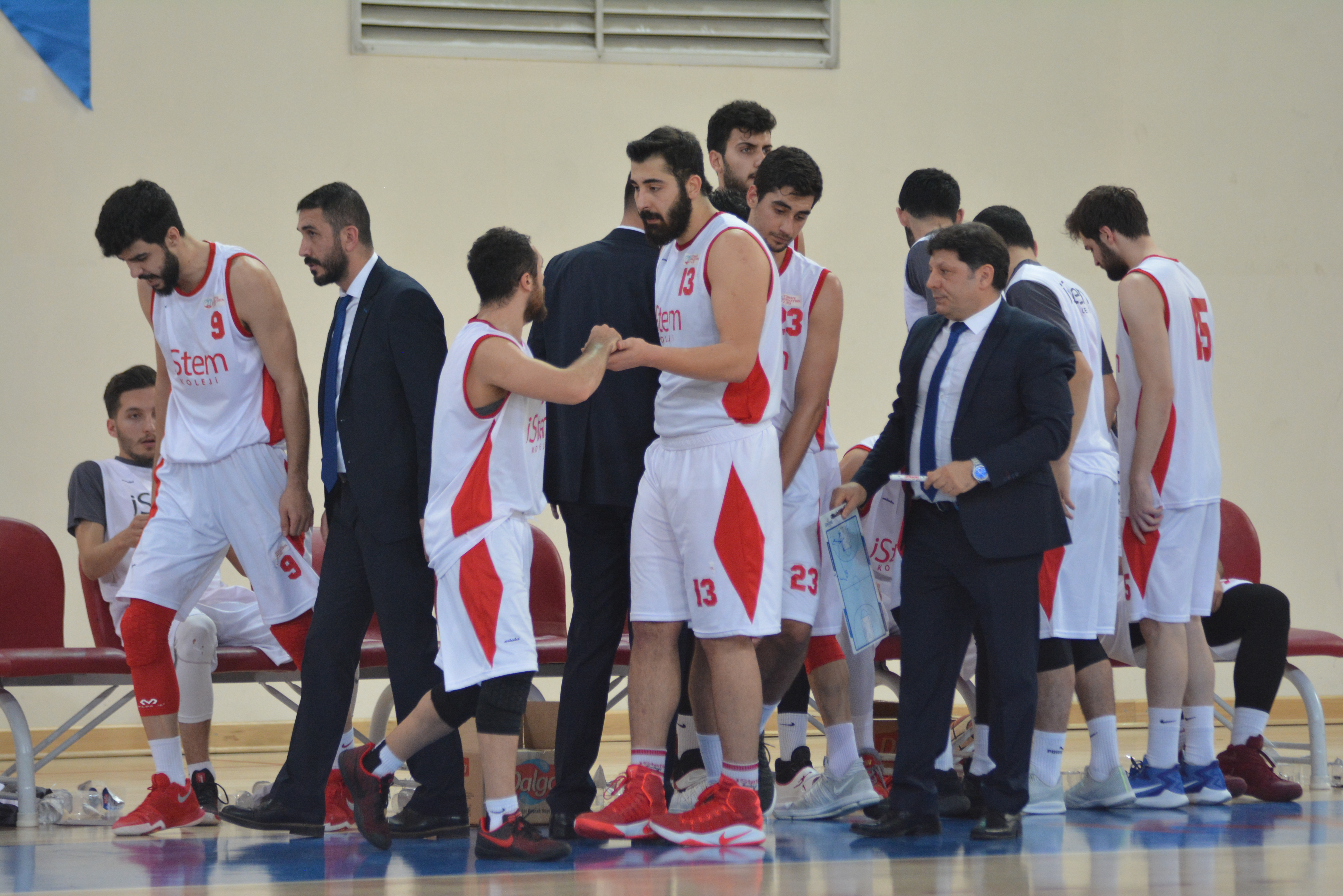 İSTEM KOLEJİ, EVİNDE KAYBETMEDİ: 83 – 72