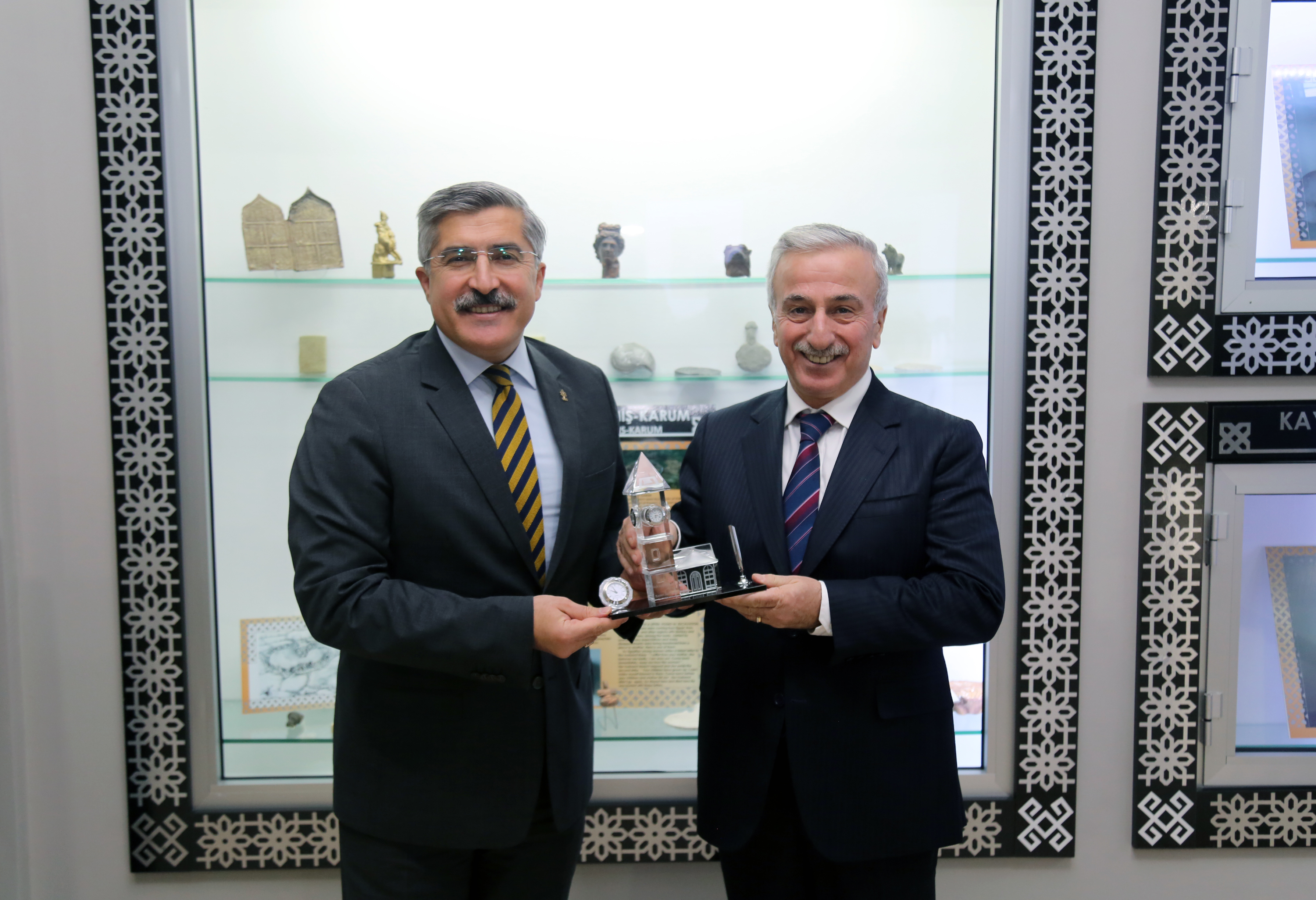 Yayman’dan Vali Kamçı’ya Ziyaret