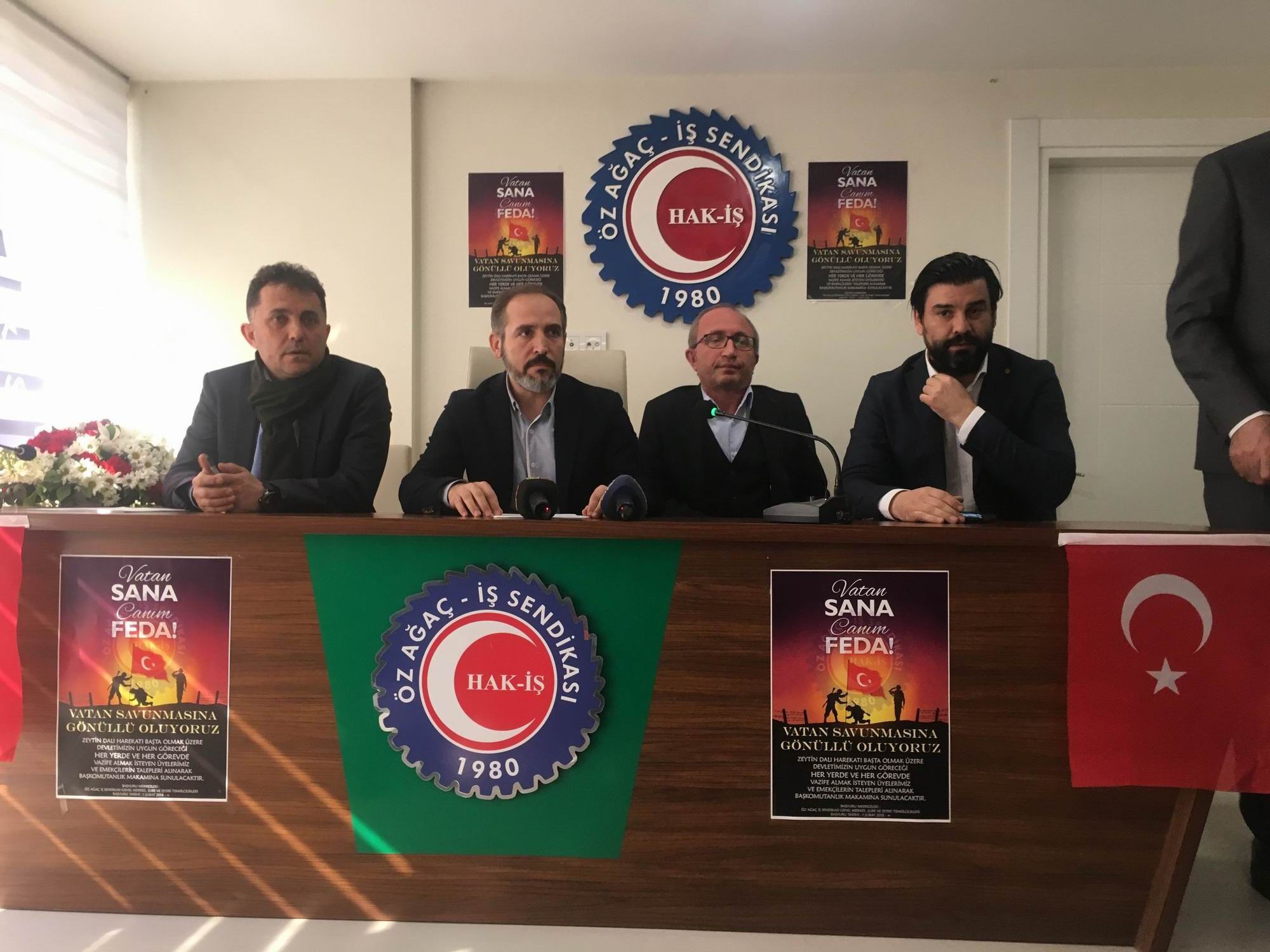  Zeytin Dalı Harekatına ‘10 Bin Teröriste Karşı 10 Bin Kahraman Gönüllü İşçi’ sloganıyla destek verdiler 