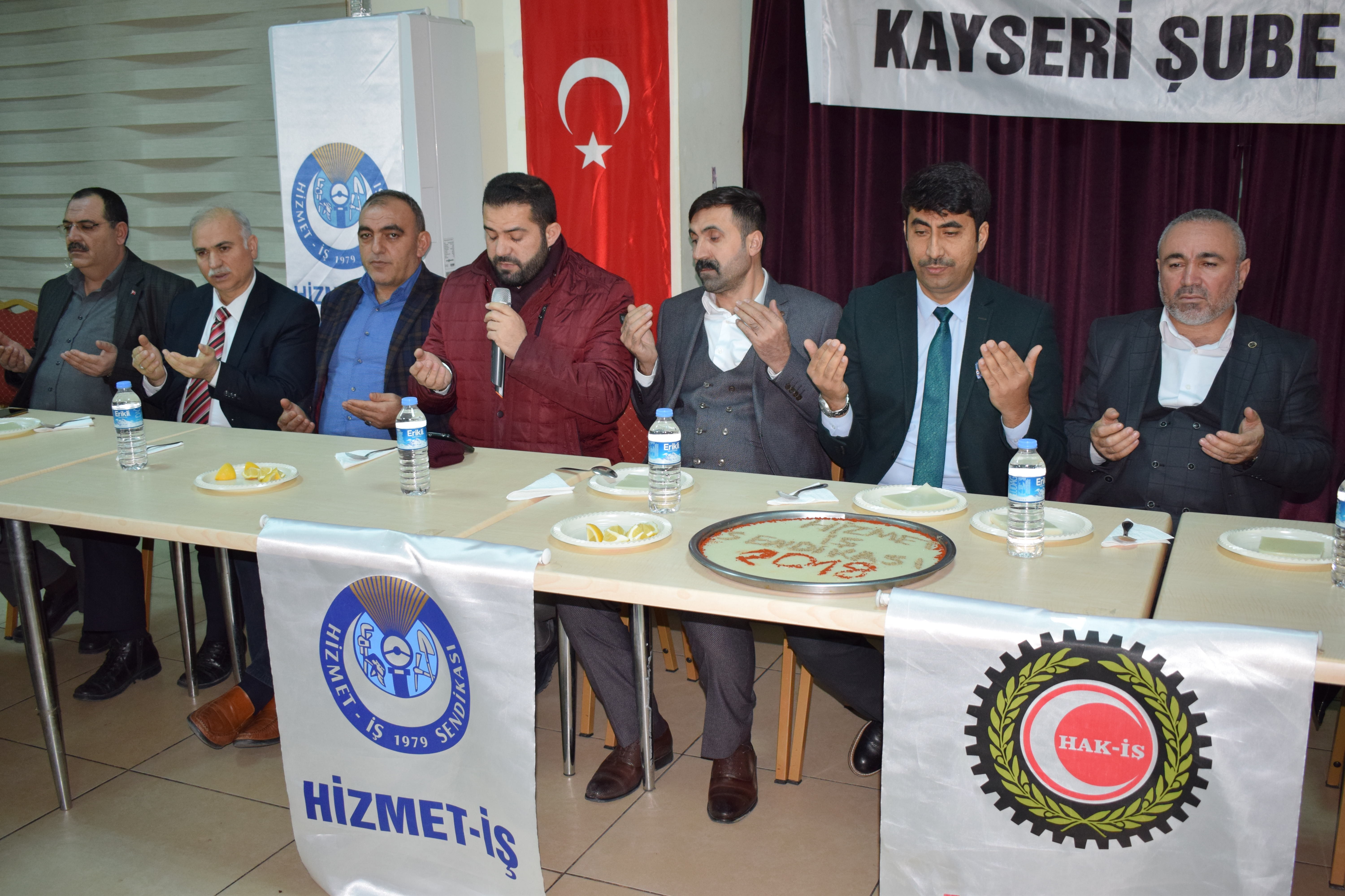 Hizmet-İş Sendikası Temsilciler Meclisi Toplantısını ‘Fetih Suresi’ okunarak yapıldı 