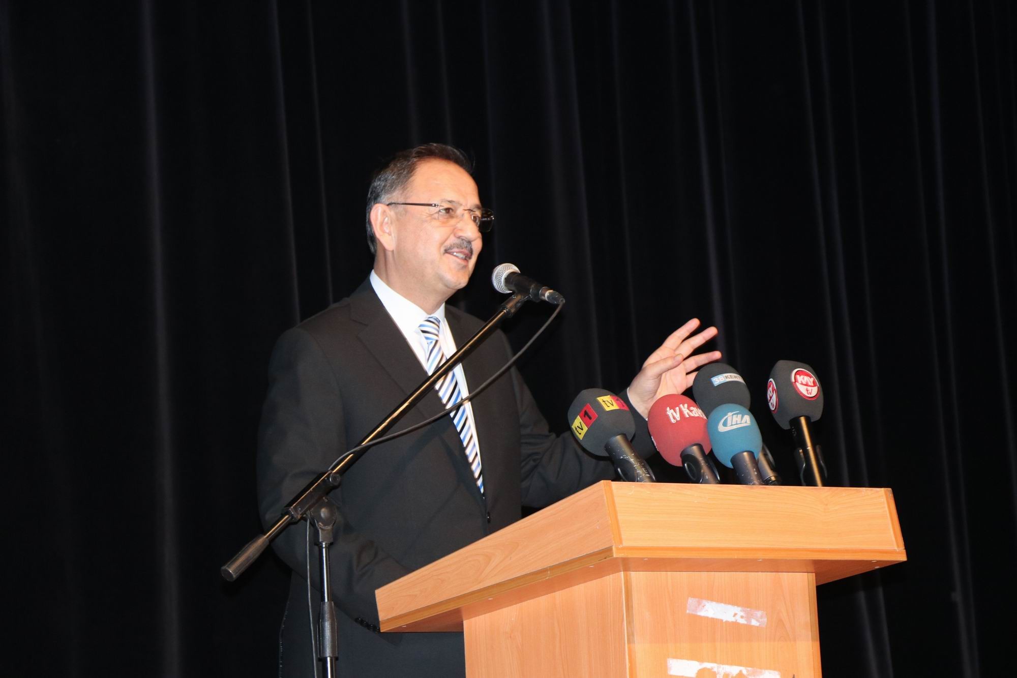 Bakan Özhaseki: “Türkiye vicdanların sesidir” 