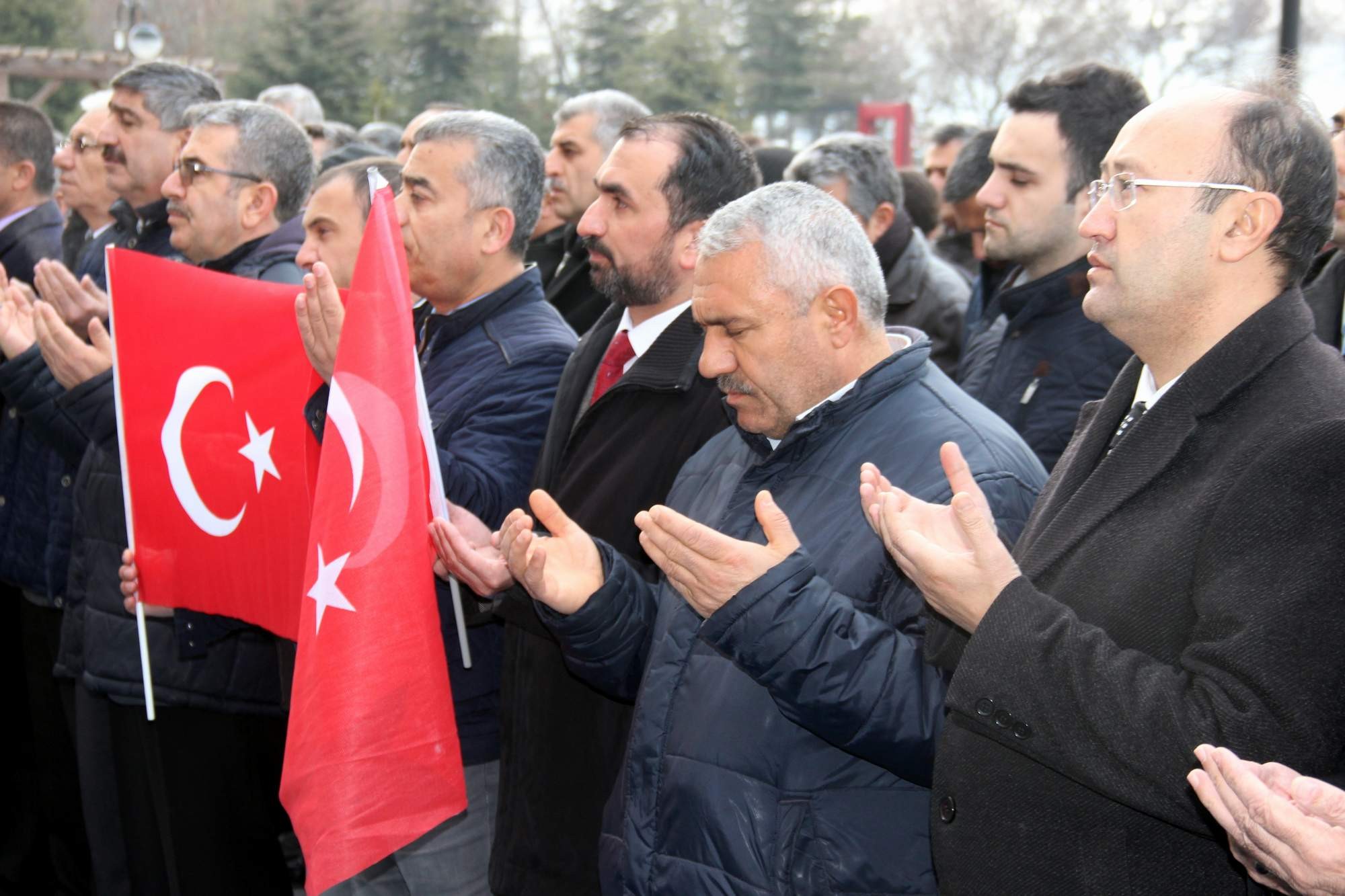 Milli Eğitim Müdürlüğü personeli şehitler için hatim indirdi