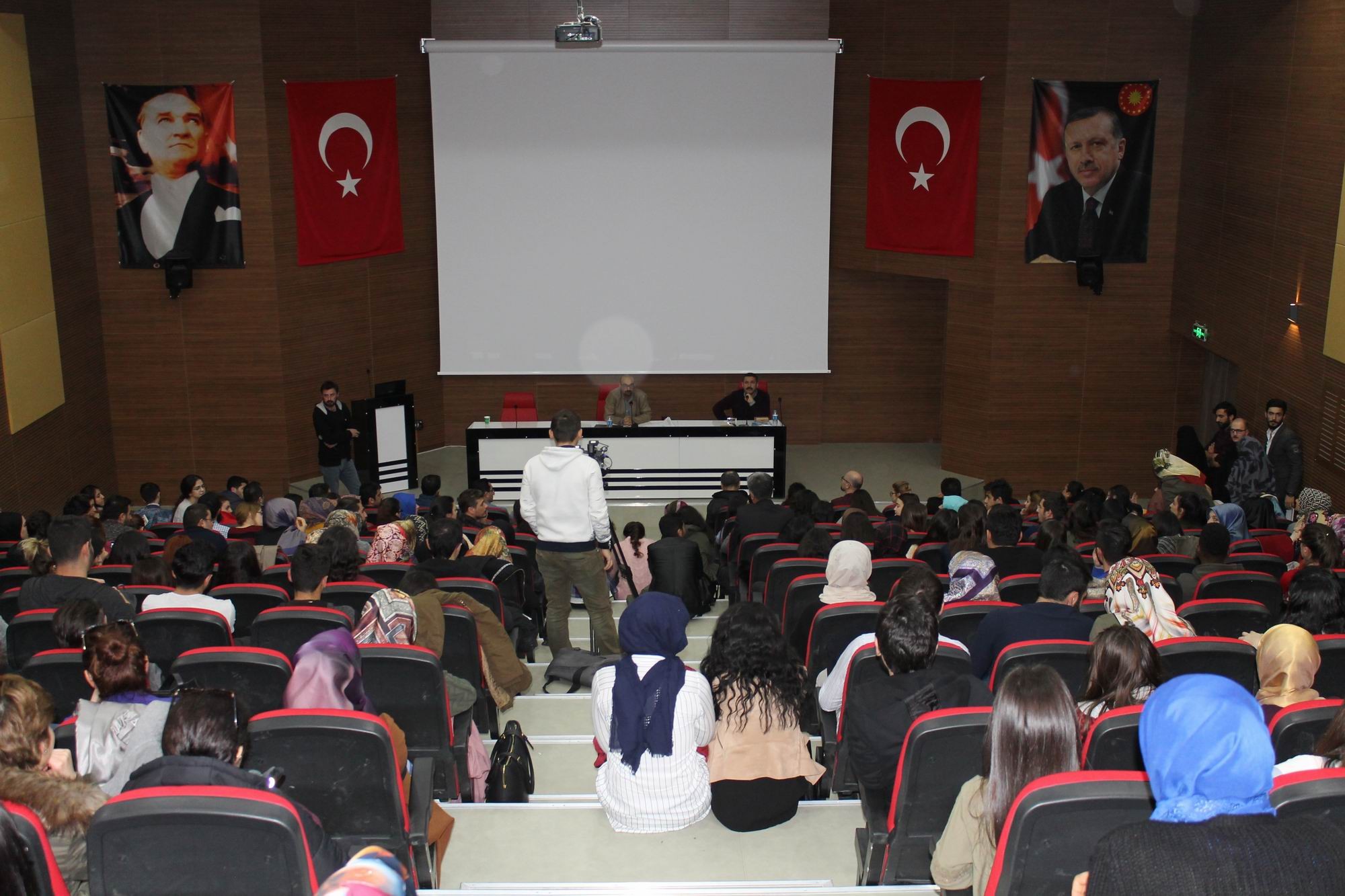 ERÜ’de Adorno semineri
