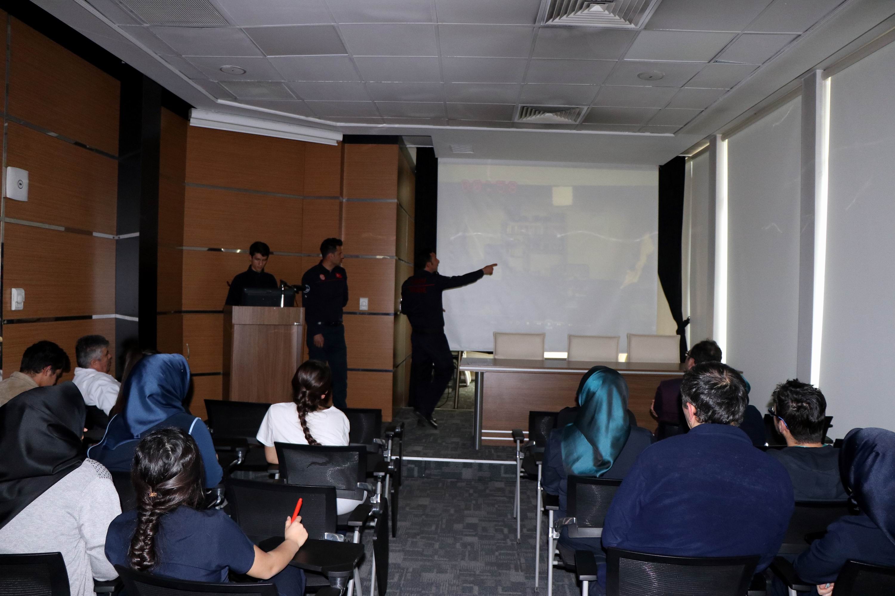 Dünyam Hastanesi çalışanlarına ‘yangın’ eğitimi
