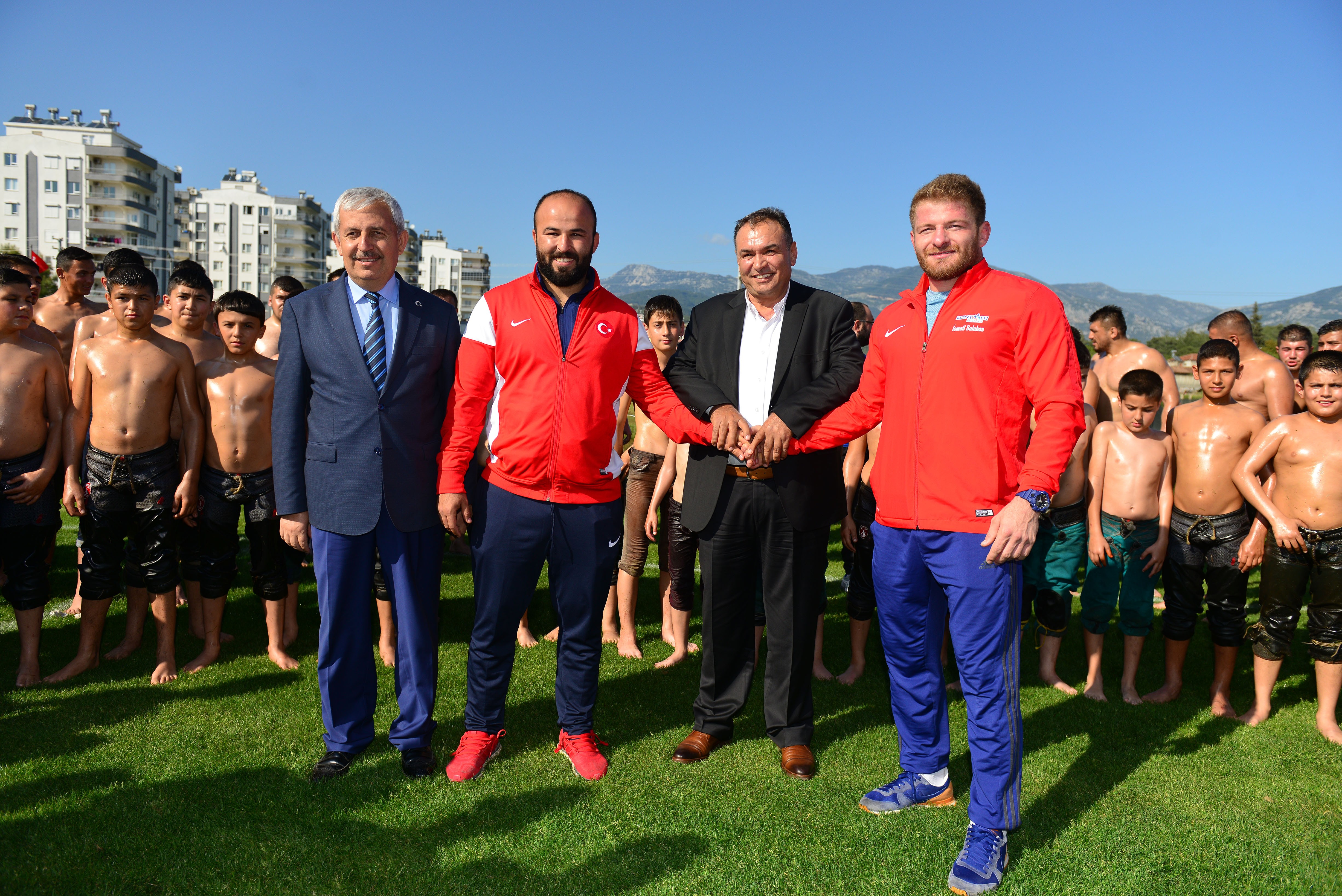 Güreşçiler Kumluca’da kampa girdi