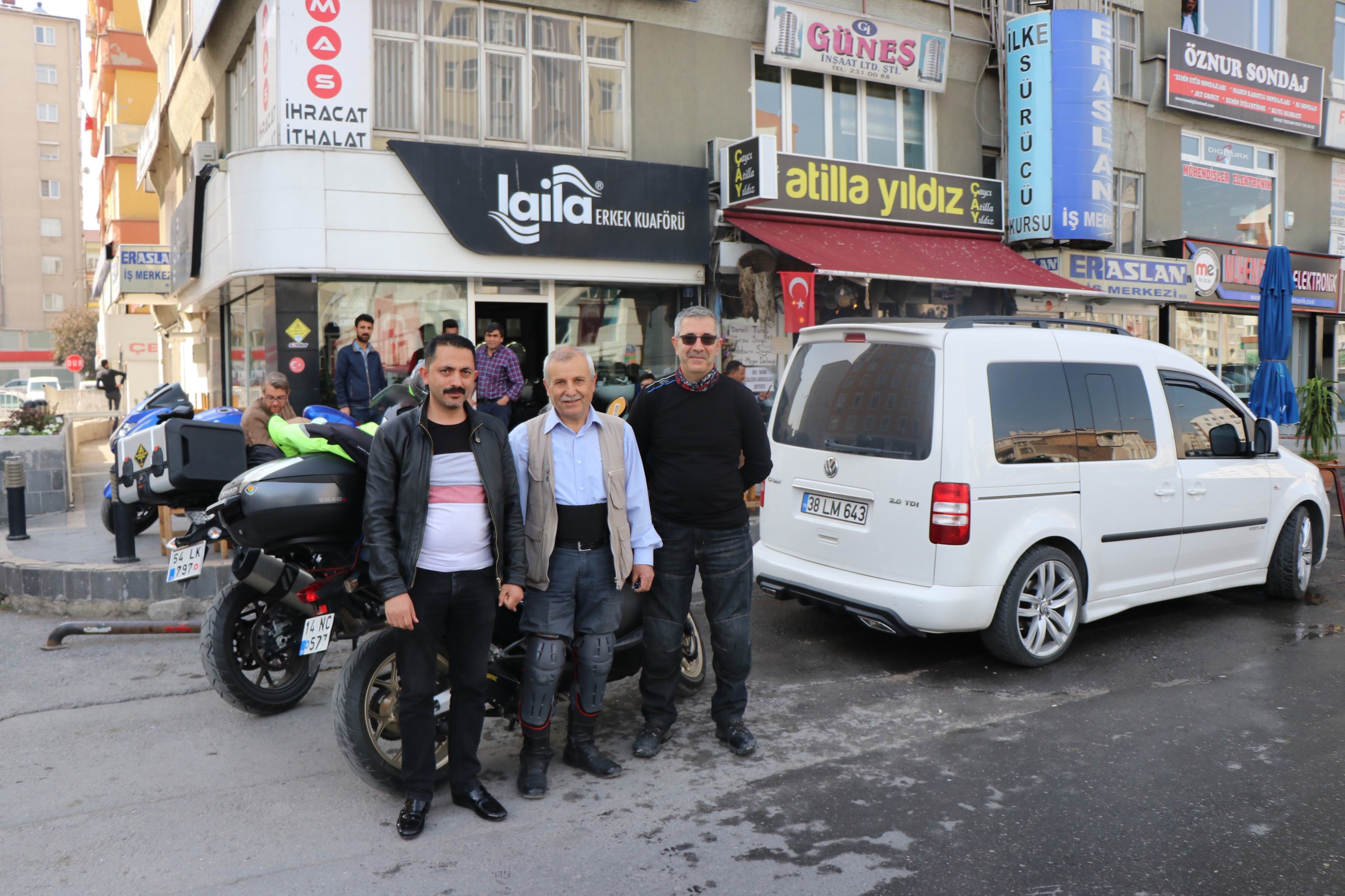 Yaşlarına aldırmadılar, motosikletle Türkiye turunu çıktılar