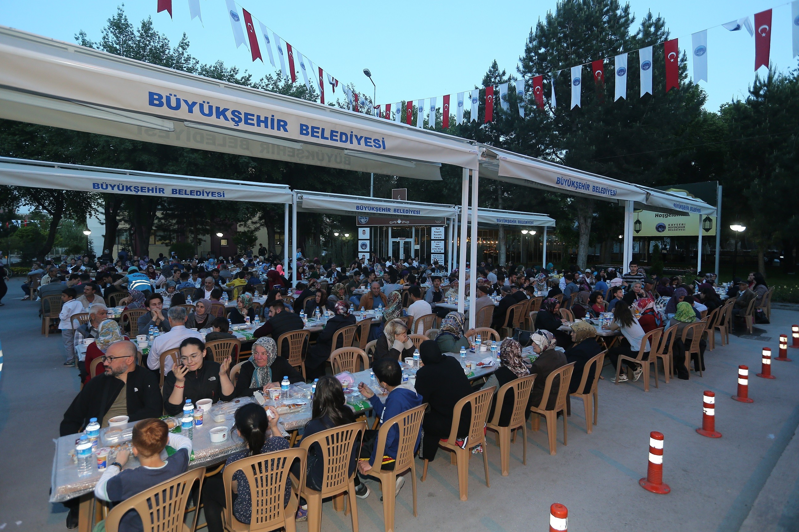 Büyükşehir’in iftar sofrası
