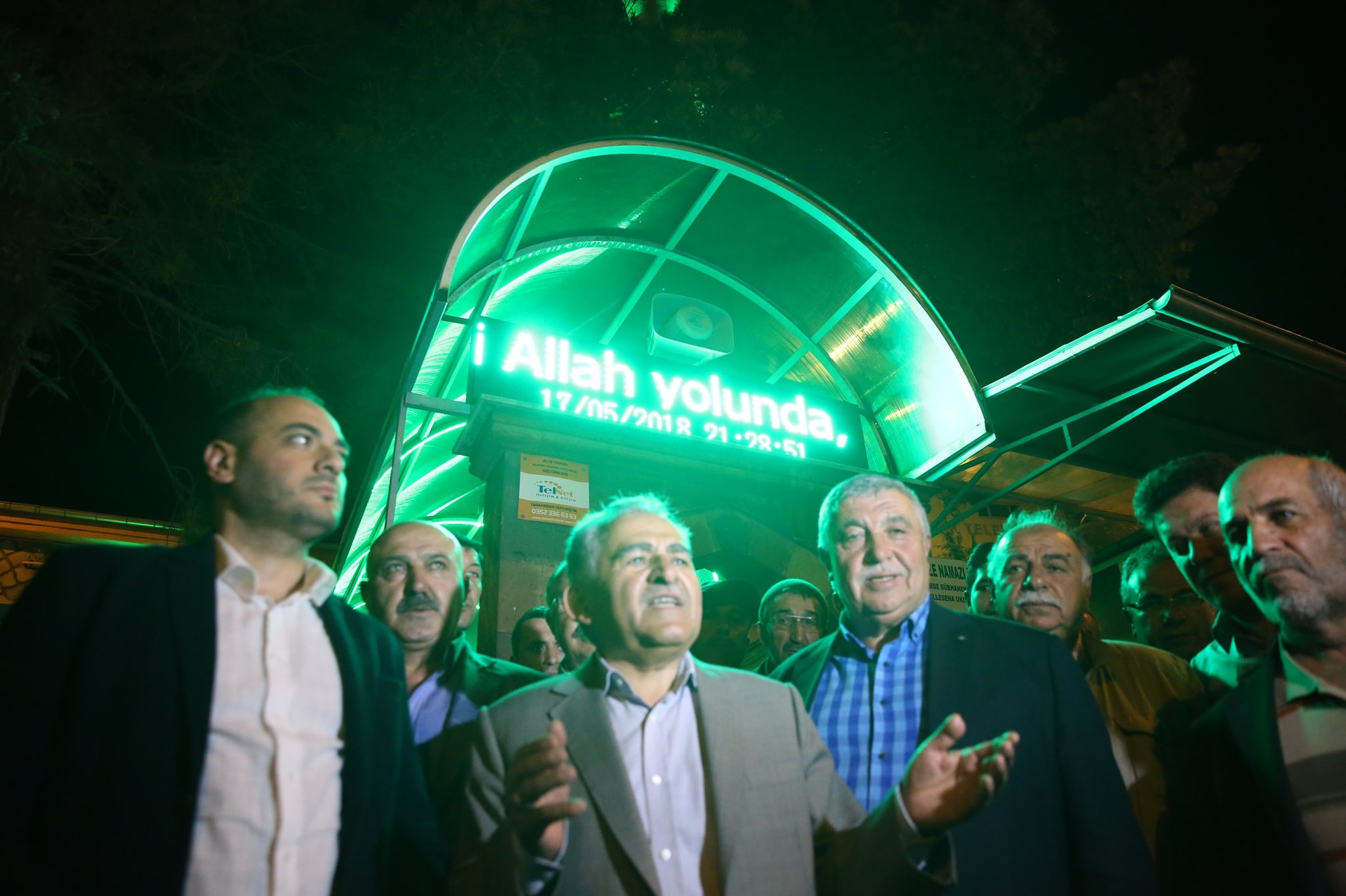 Başkan Büyükkılıç, Hisarcık halkı ile kucaklaştı