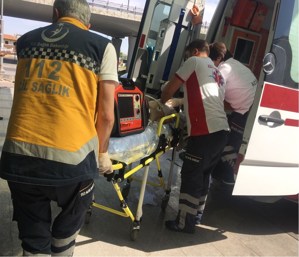 Karşıdan karşıya geçmeye çalışan çocuk kazada ağır yaralandı