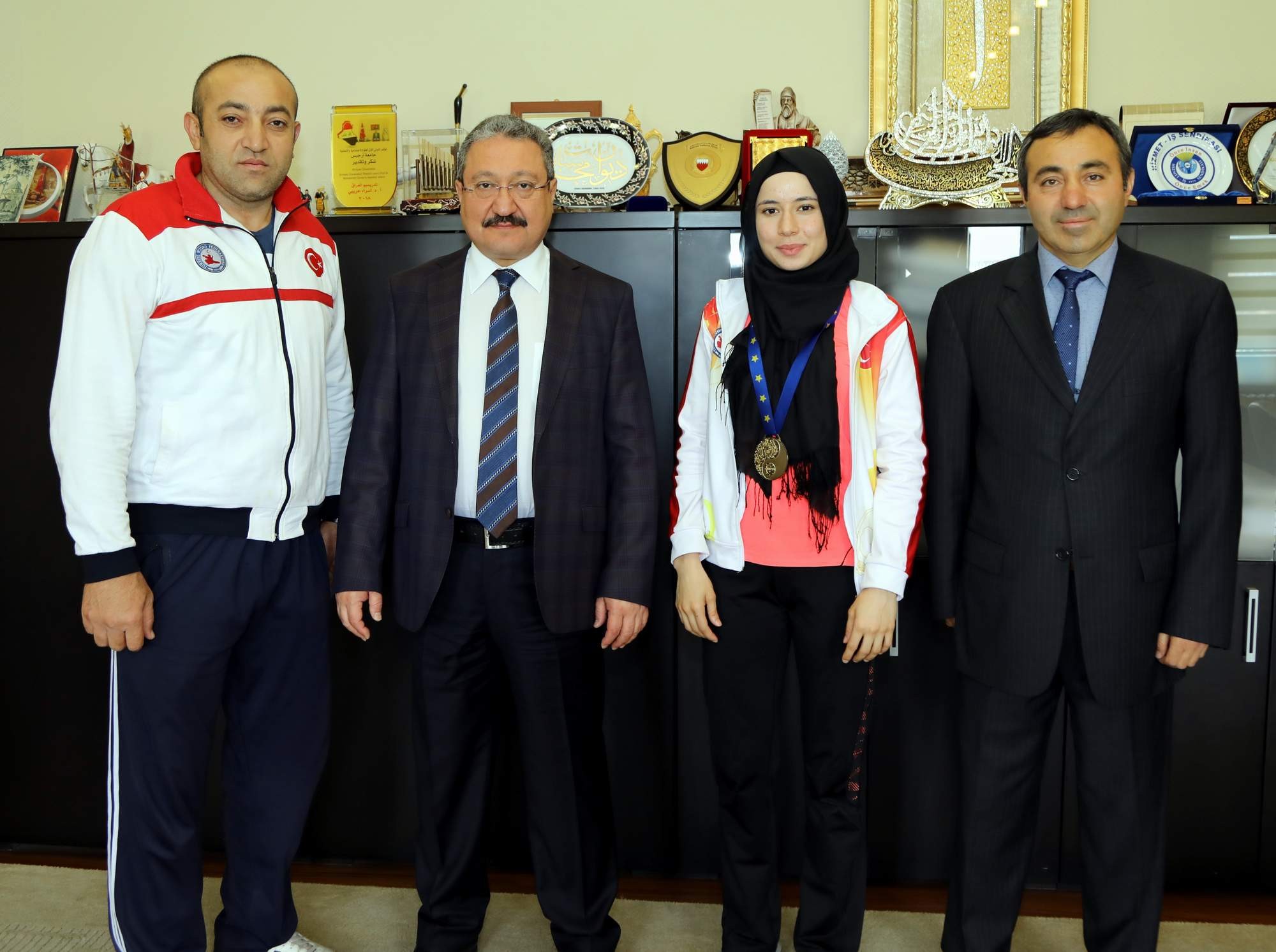 Avrupa Şampiyonu Sporcudan ERÜ Rektörü Güven’e Ziyaret