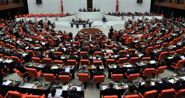 Vekillerin yarısı liste dışı!