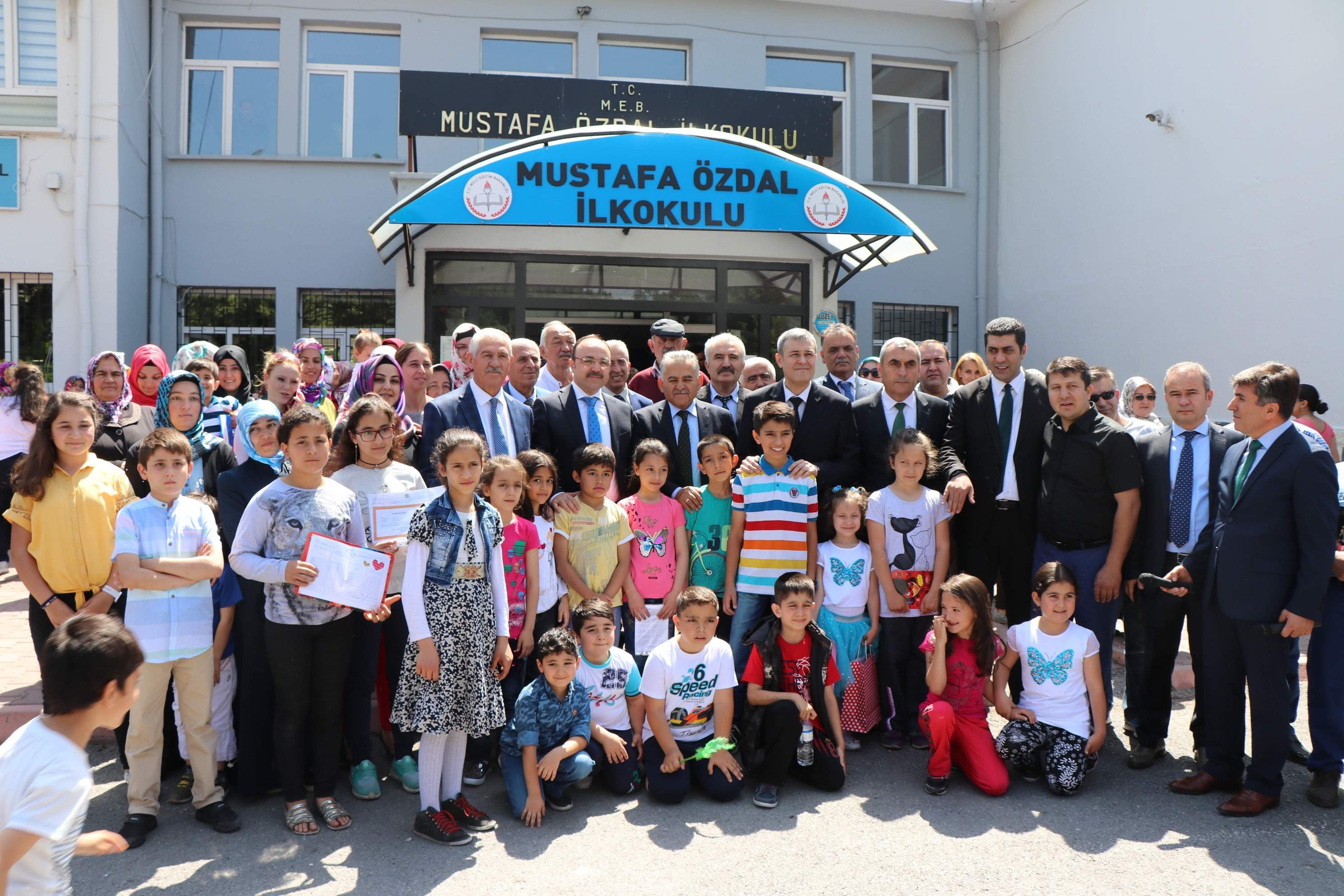 Kayseri’de 300 bin 86 öğrenci karne aldı