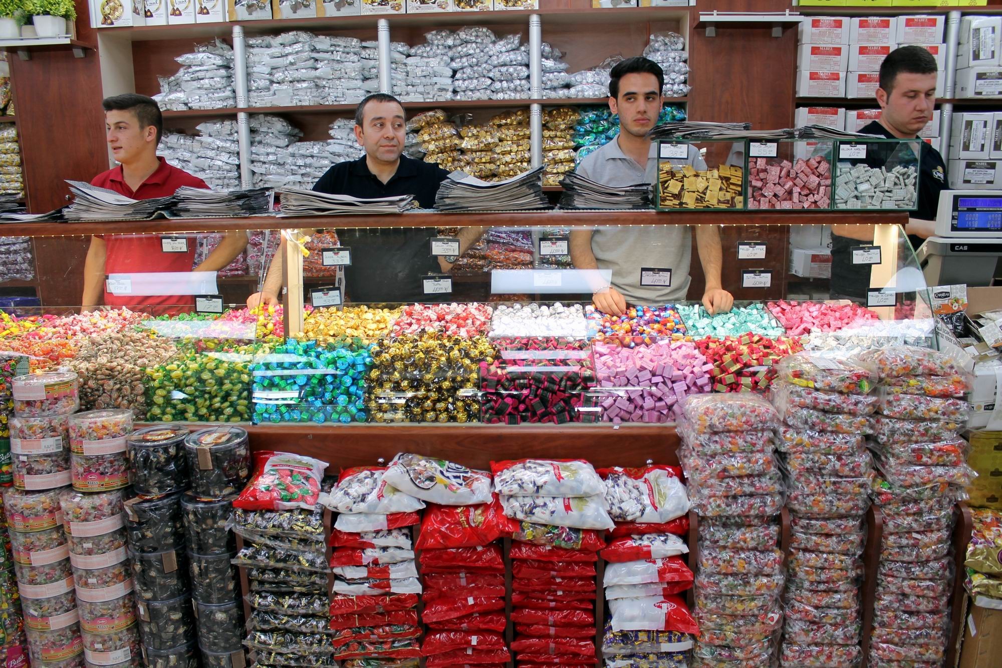 Bayram Şekerleri tezgâhları süslemeye başladı