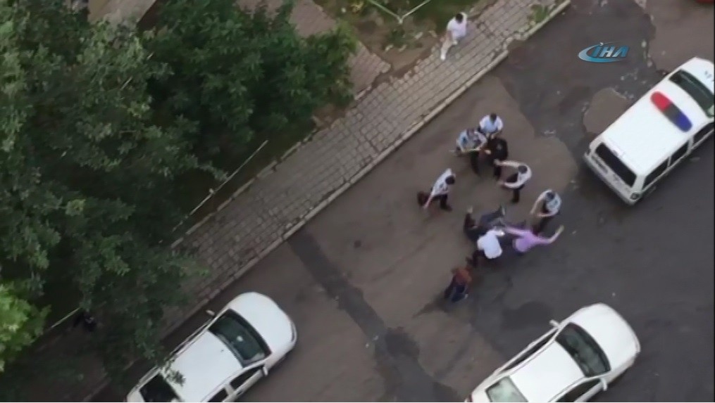 Sopalı kavgayı polis ayırdı