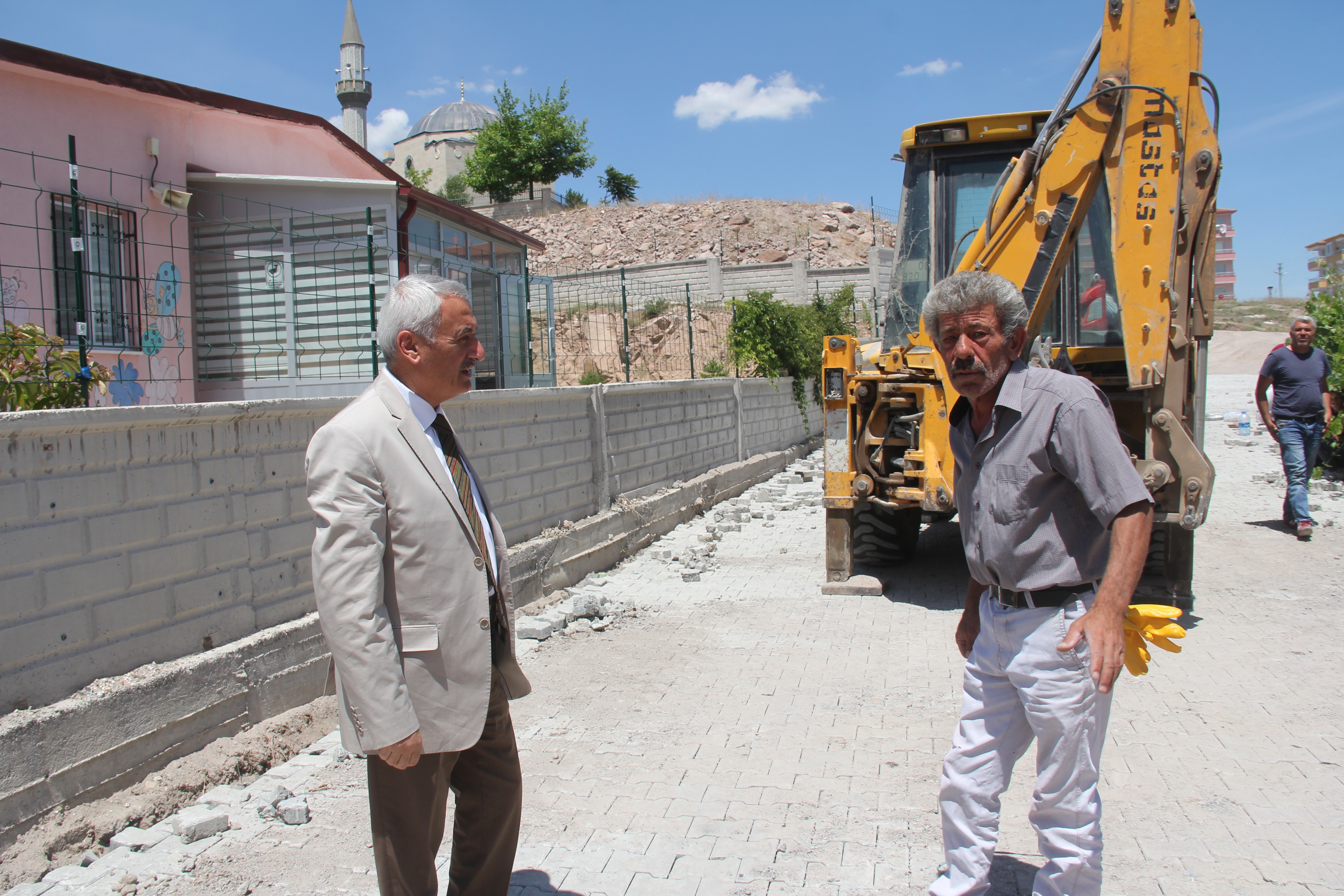 İncesu Belediye Başkanı Zekeriya Karayol Parke Çalışmalarını Yerinde İnceledi