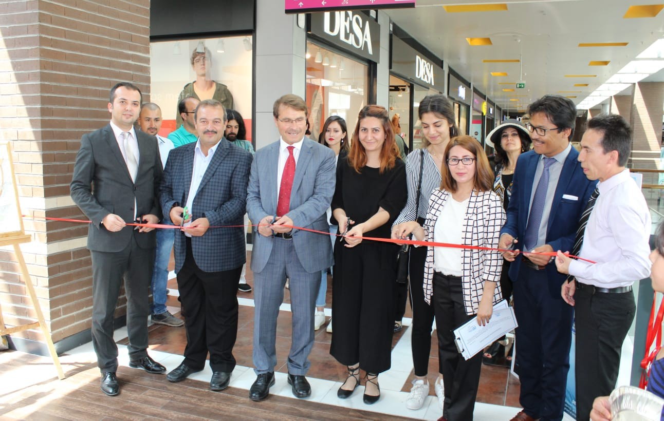 Afgan Mülteci Dayanışma Derneği (AMDYD) tarafından resim sergisi düzenlendi