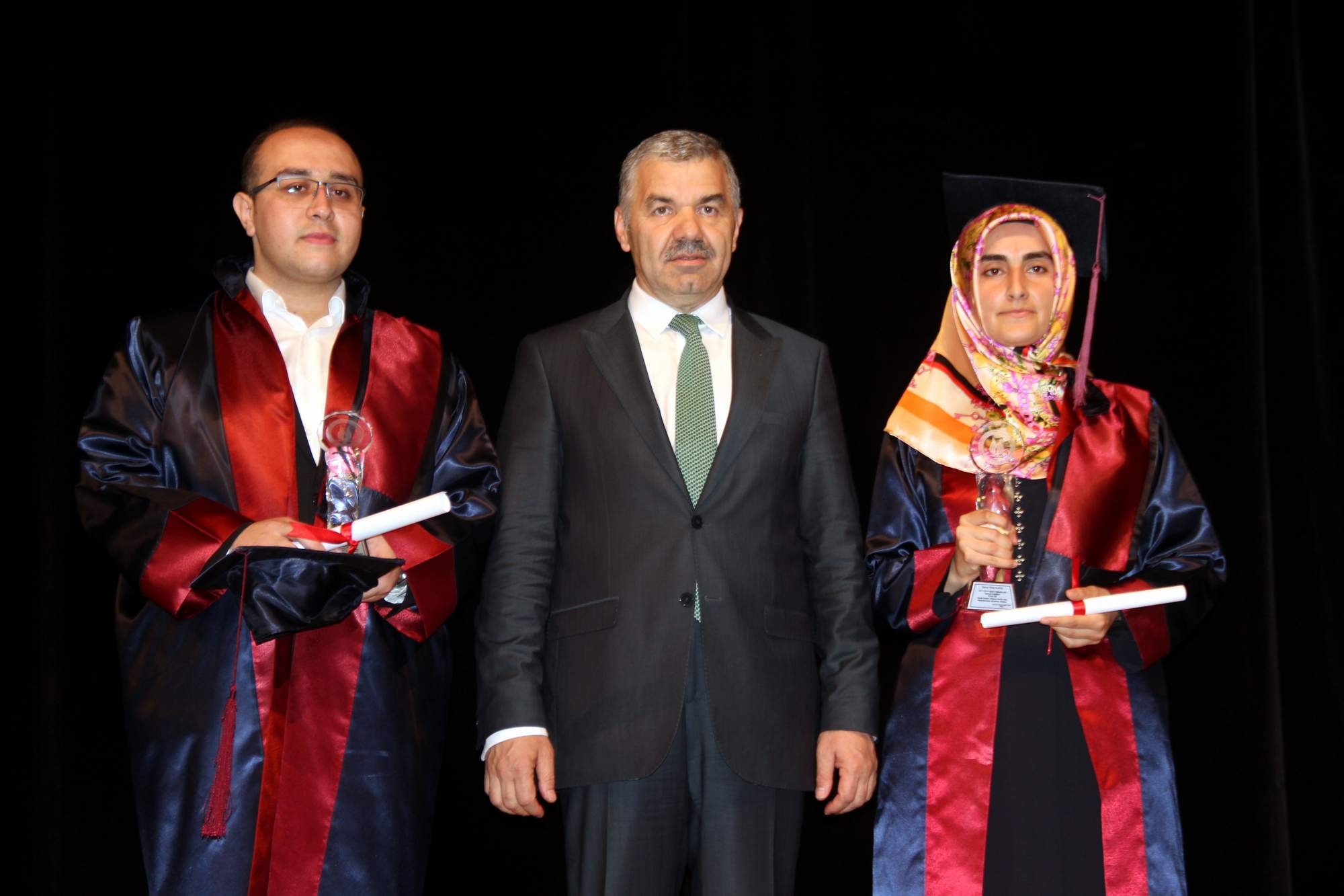 Bakan Özhaseki: “Sapkın grupların içerisinde ilahiyat mezunu çok azdır”